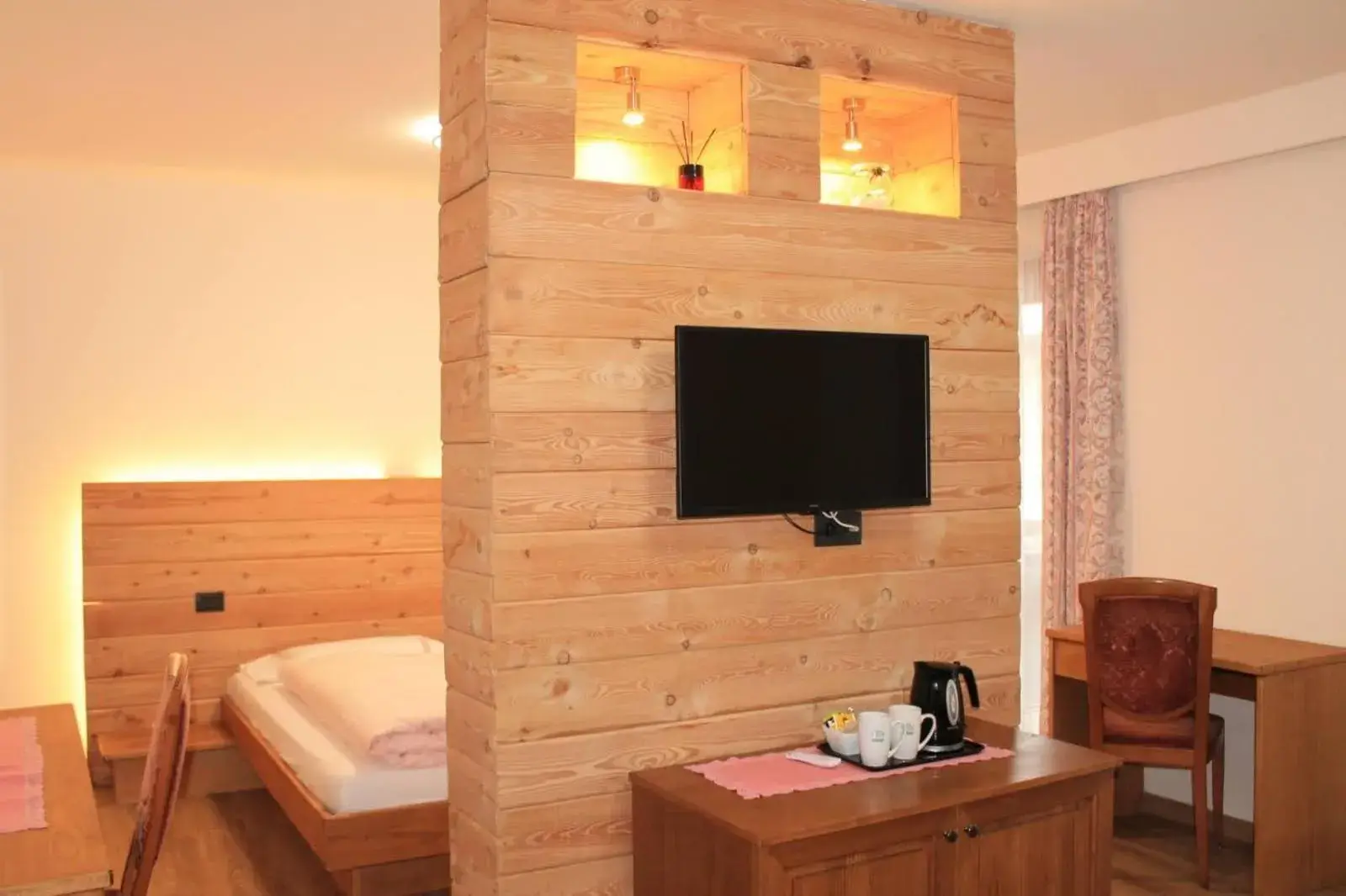 Suite with Spa Bath - single occupancy in Hotel Carlone Suite with Spa Bath - single occupancy in Hotel Carlone