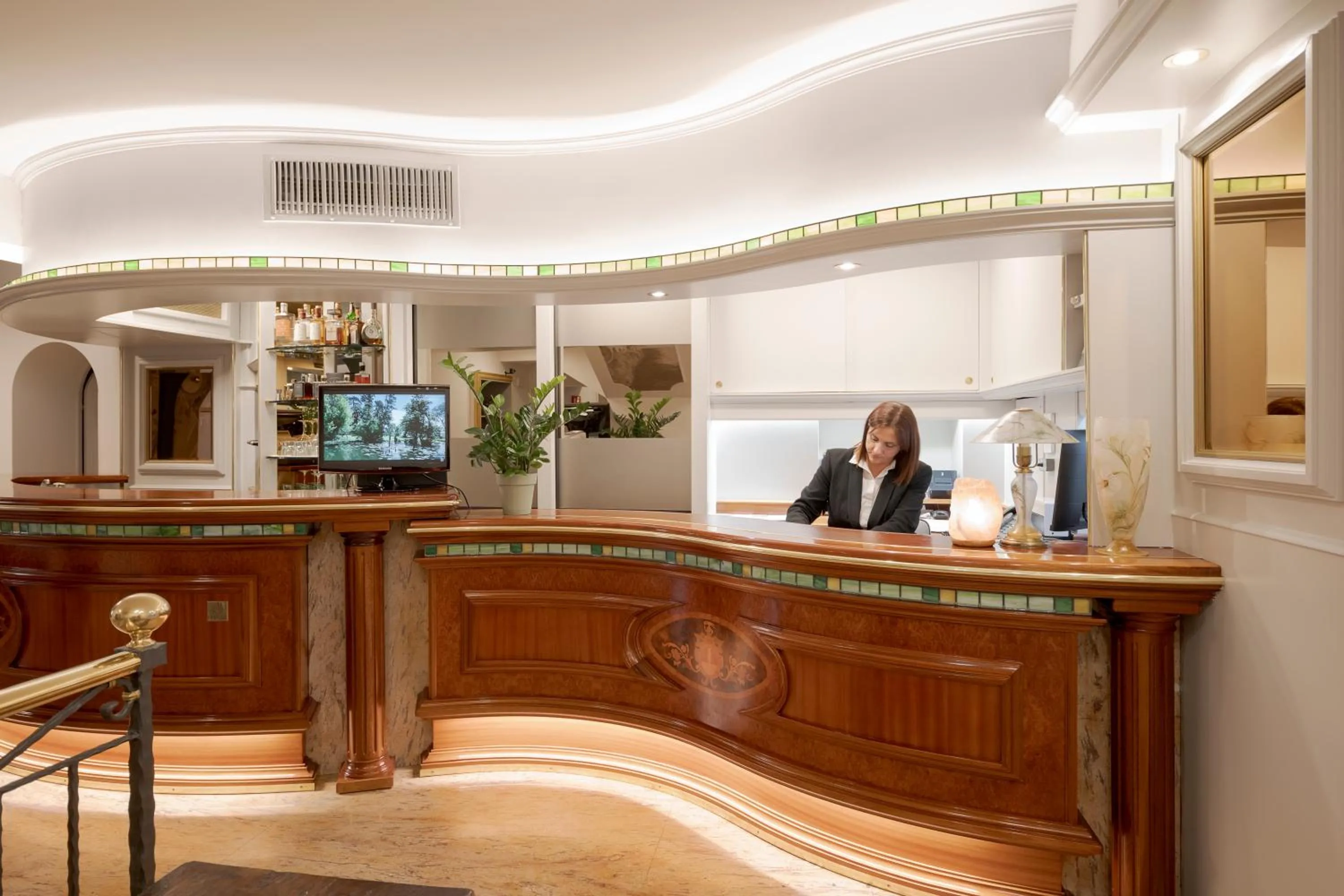 Lobby or reception in Hotel Ungheria Varese 1946