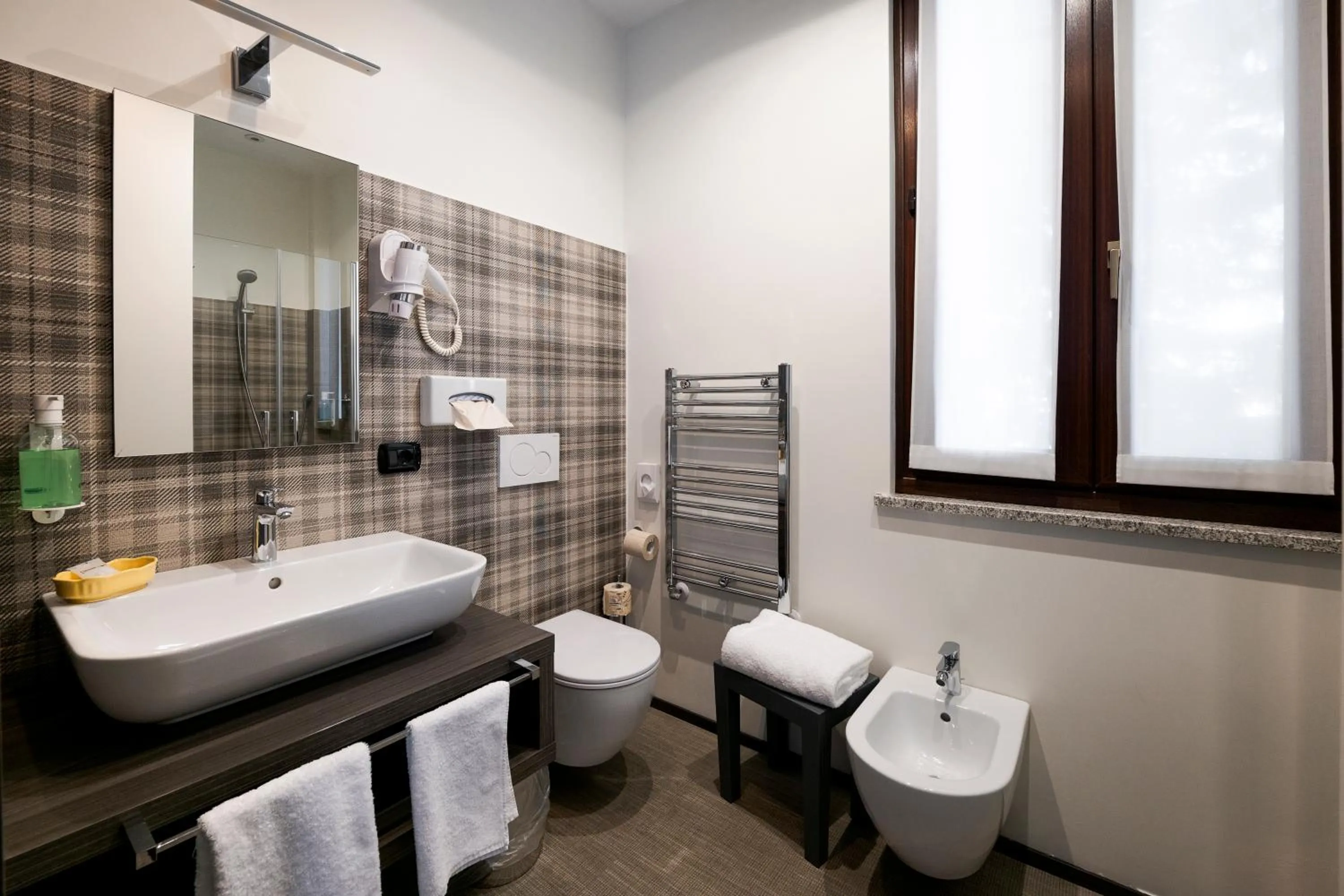 Bathroom in Hotel Ungheria Varese 1946