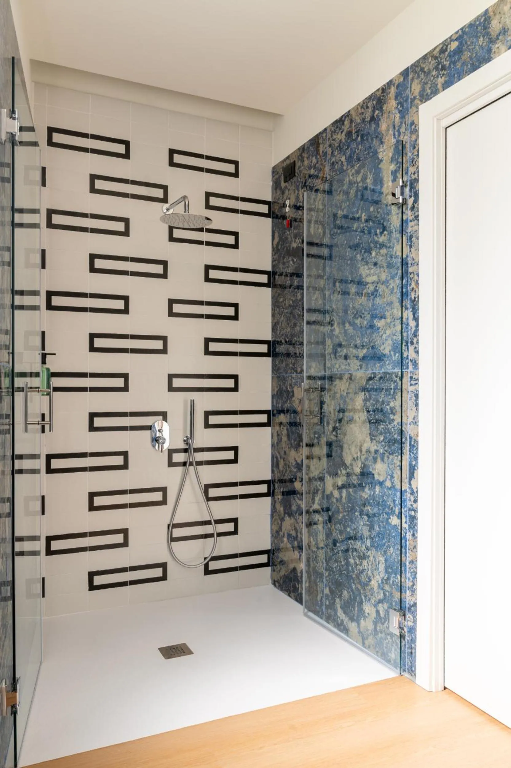 Bathroom in Hotel Ungheria Varese 1946