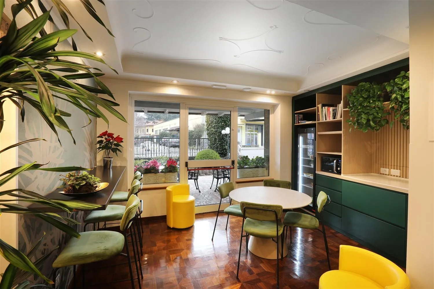 Restaurant/places to eat in Hotel Ungheria Varese 1946