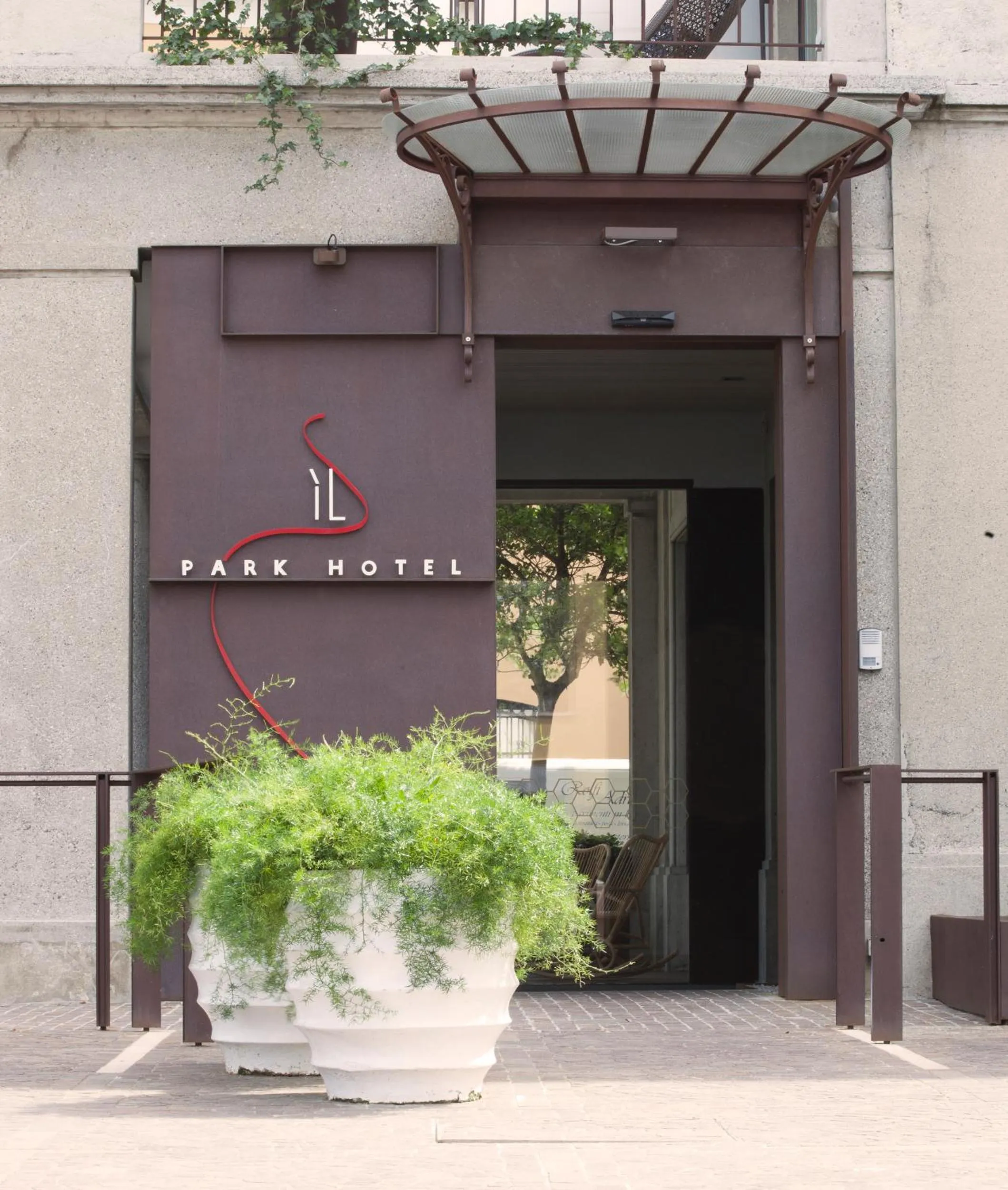 Facade/entrance in Park Hotel