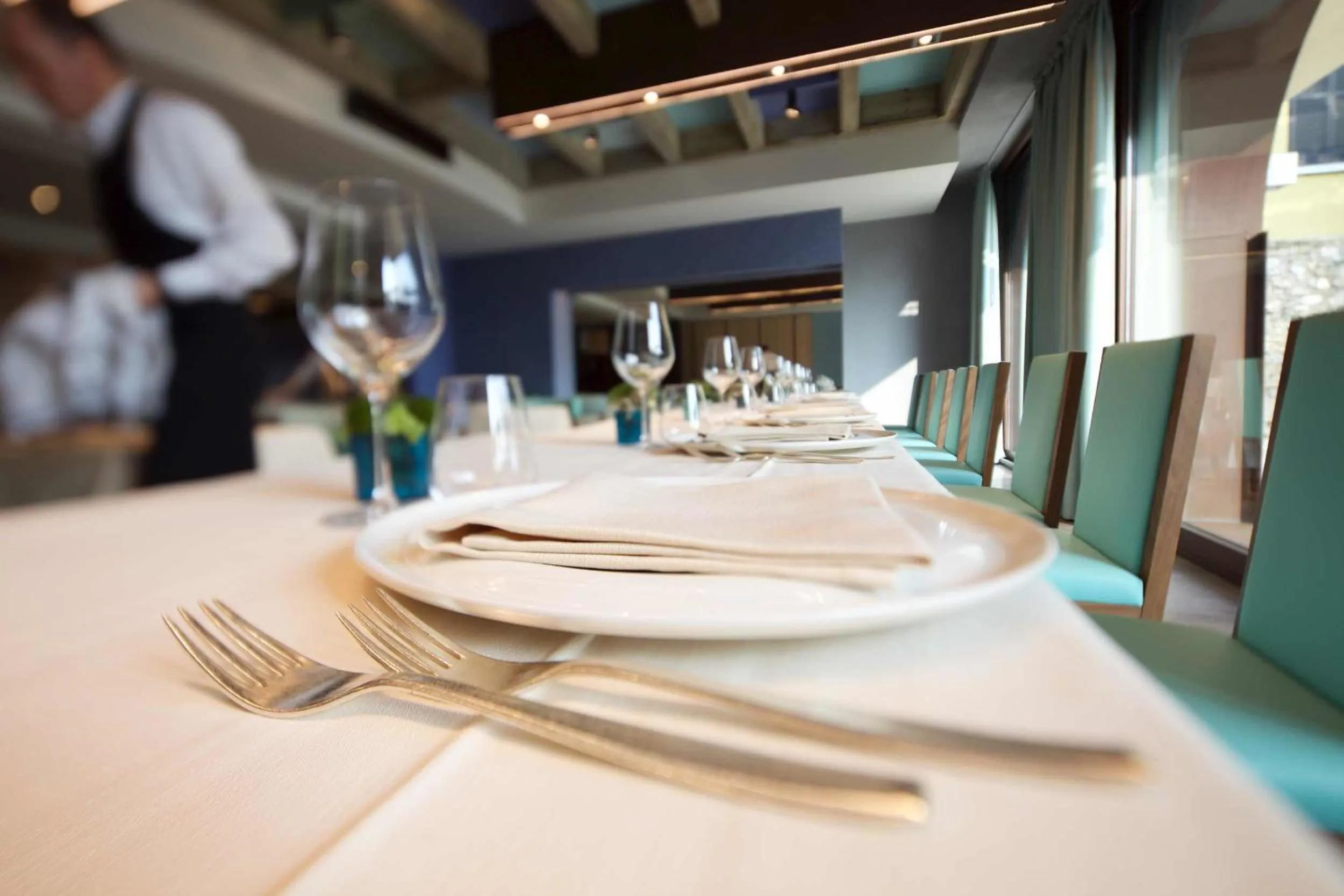 Restaurant/places to eat in Park Hotel