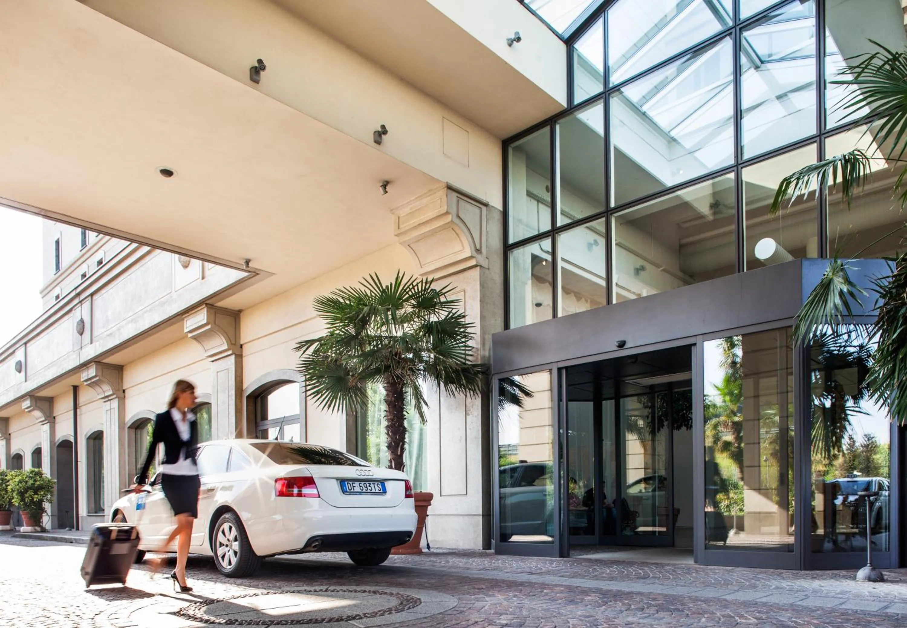 Facade/entrance in Cosmo Hotel Palace