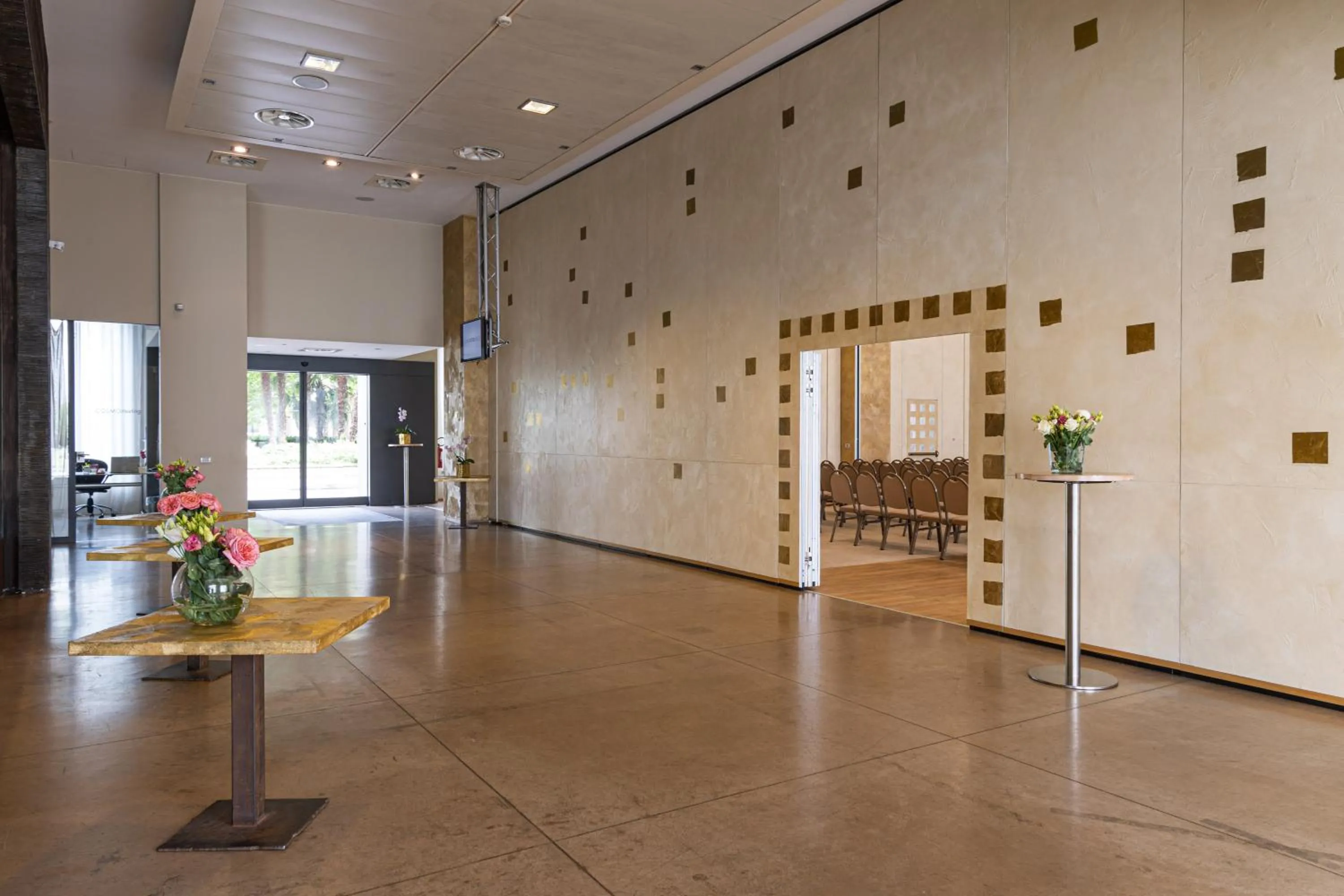 Meeting/conference room in Cosmo Hotel Palace