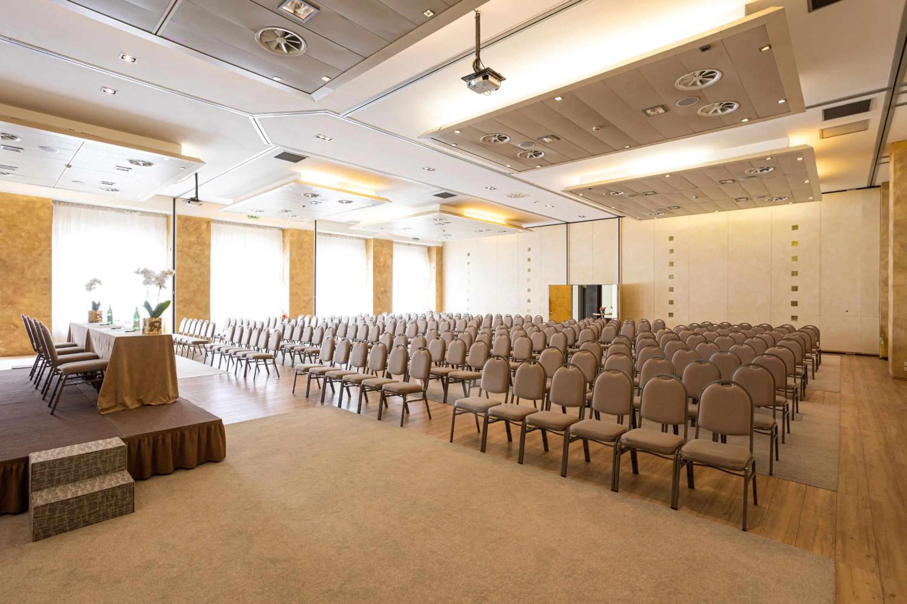 Meeting/conference room in Cosmo Hotel Palace