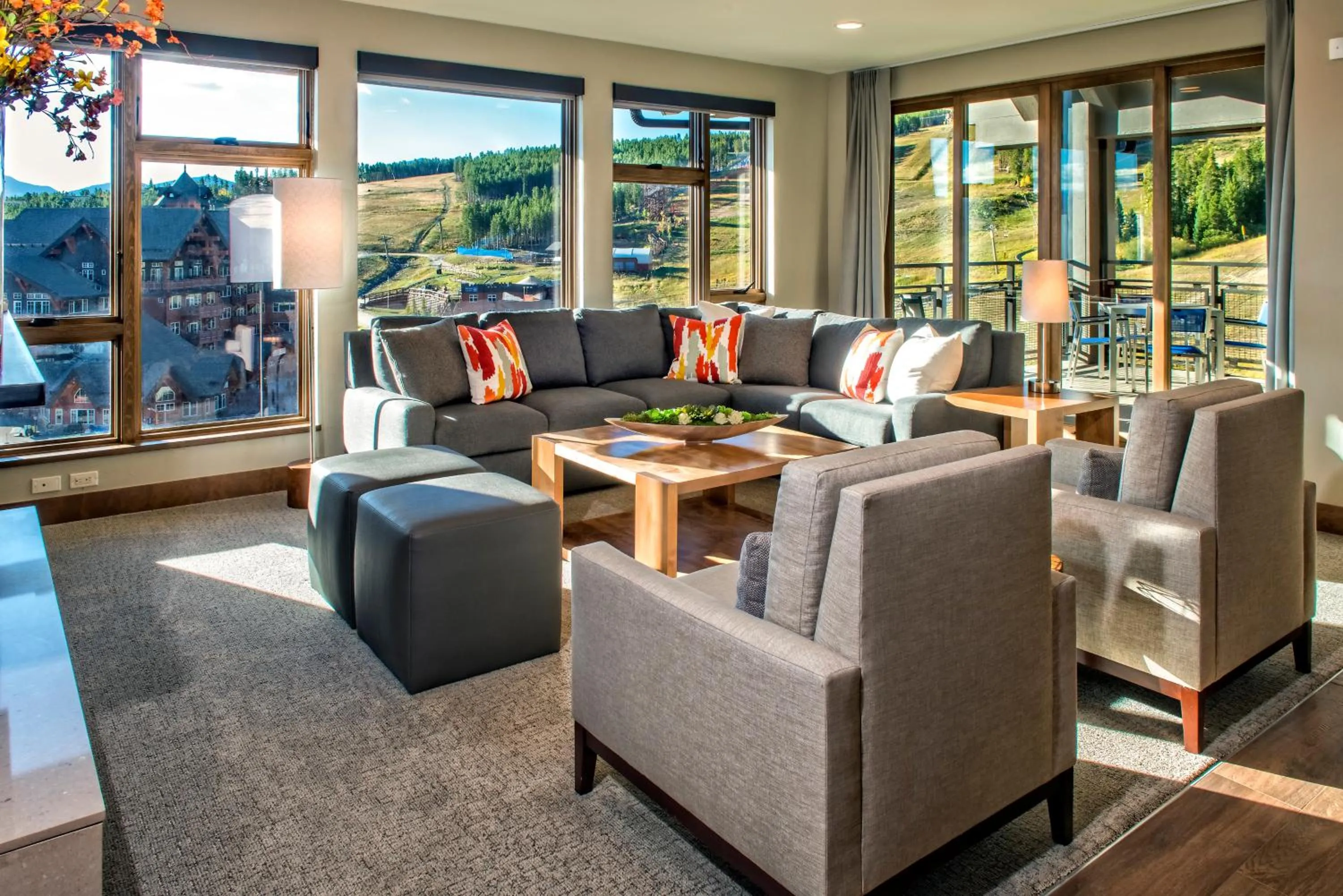 Living room in Grand Colorado on Peak 8