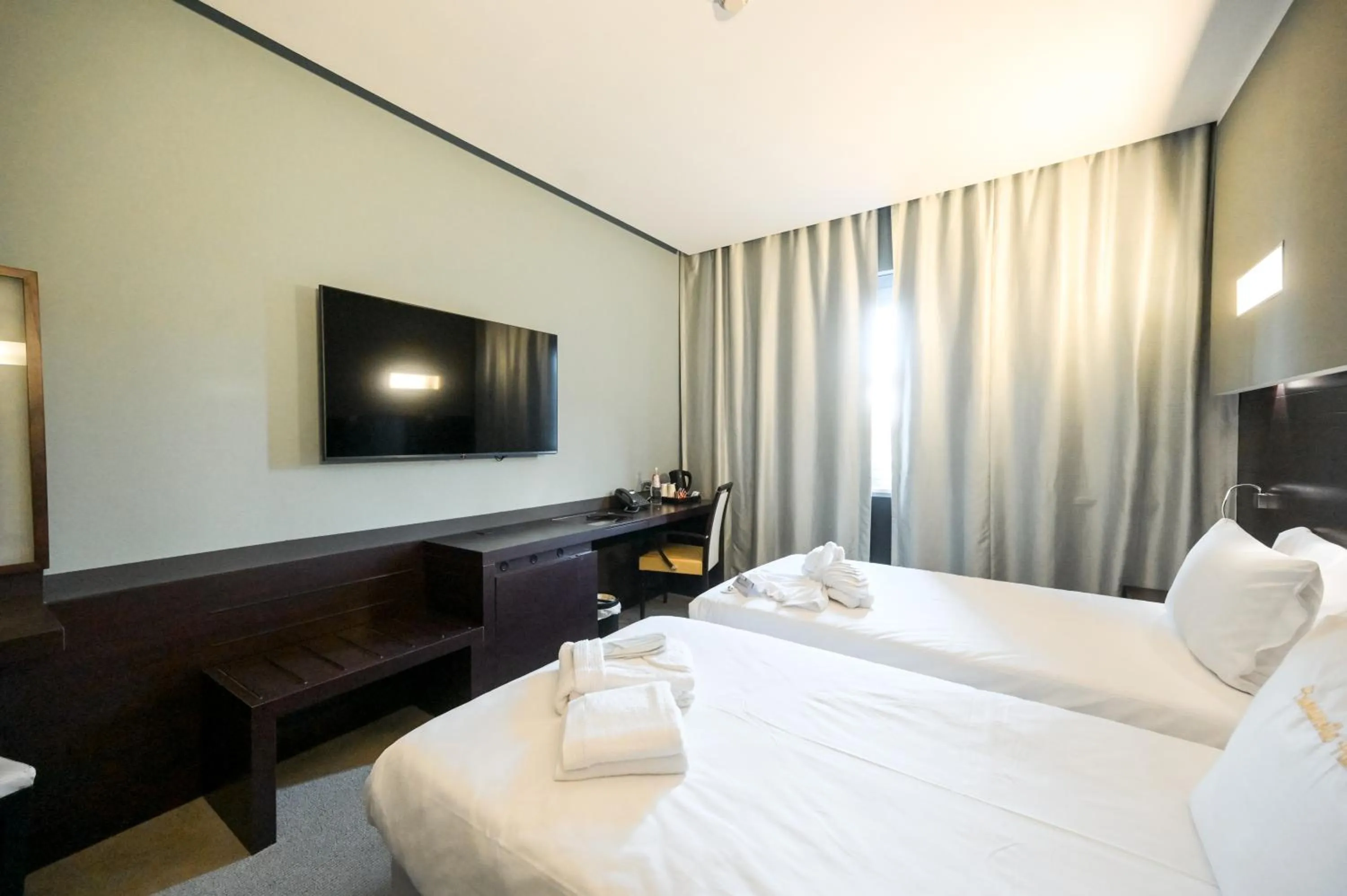 Bedroom, Bed in Hotel Selene Pomezia