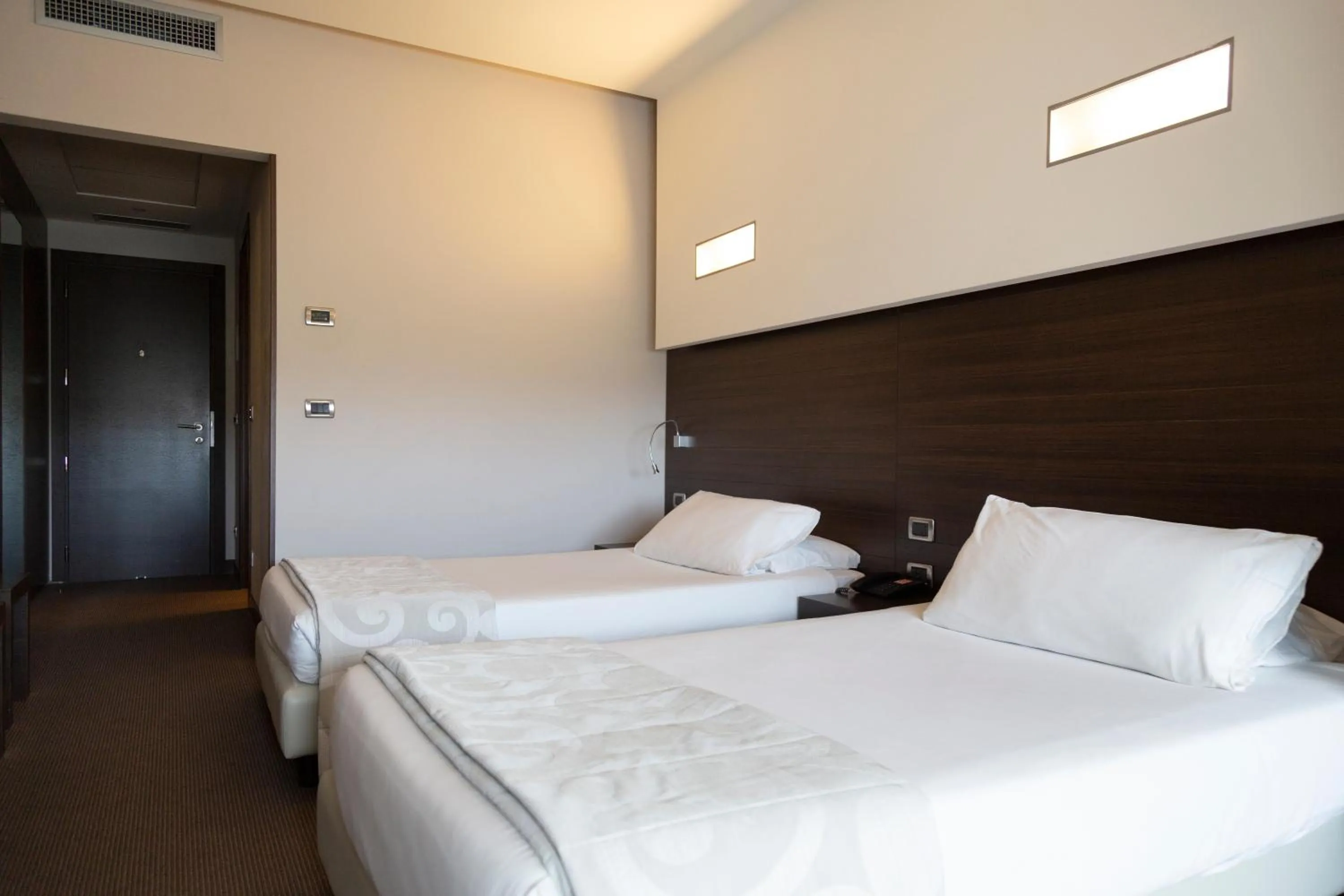 Bedroom, Bed in Hotel Selene Pomezia