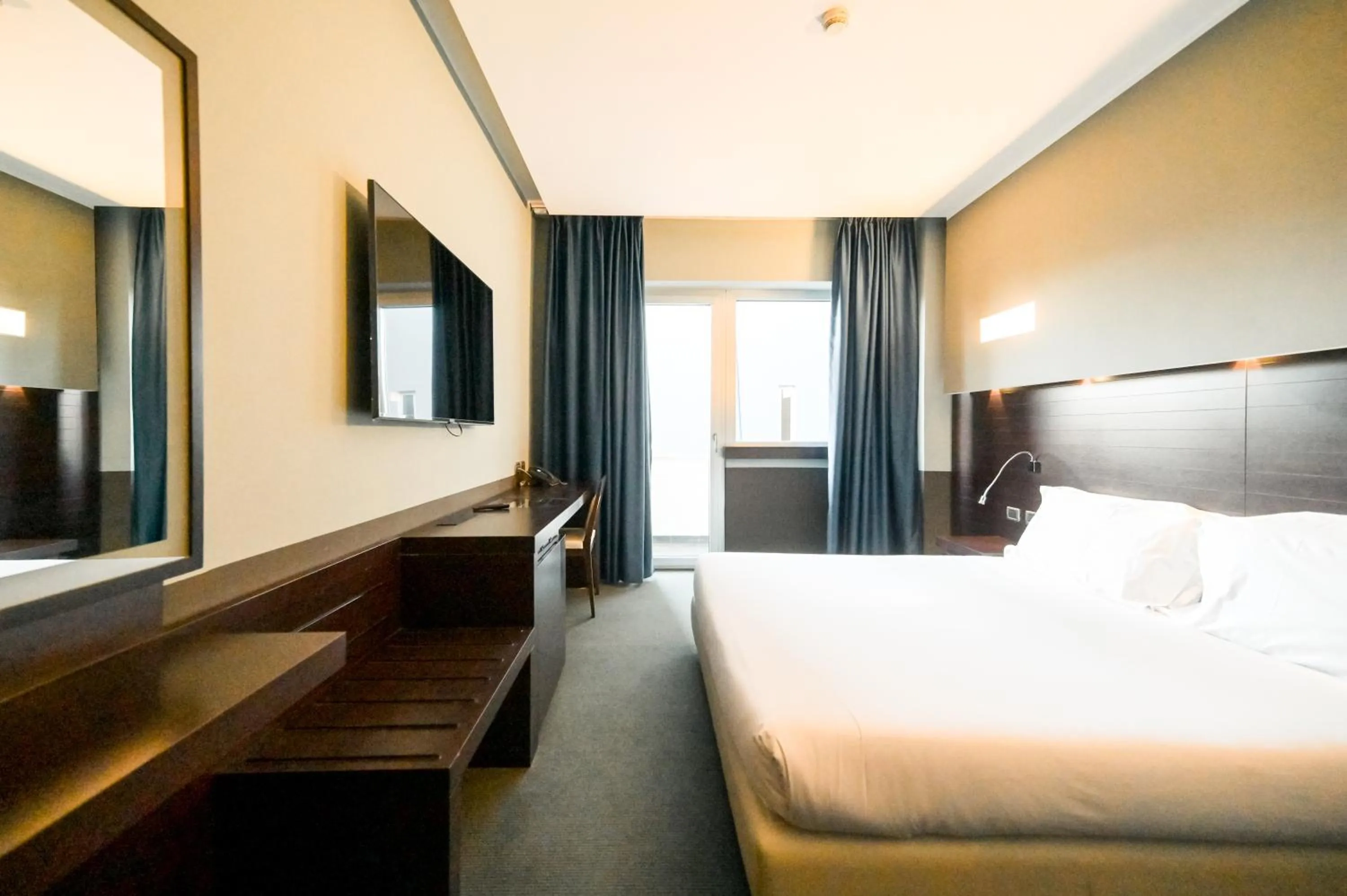 Property building, Bed in Hotel Selene Pomezia