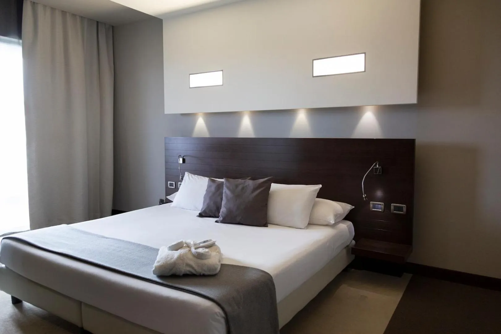 Bedroom, Bed in Hotel Selene Pomezia