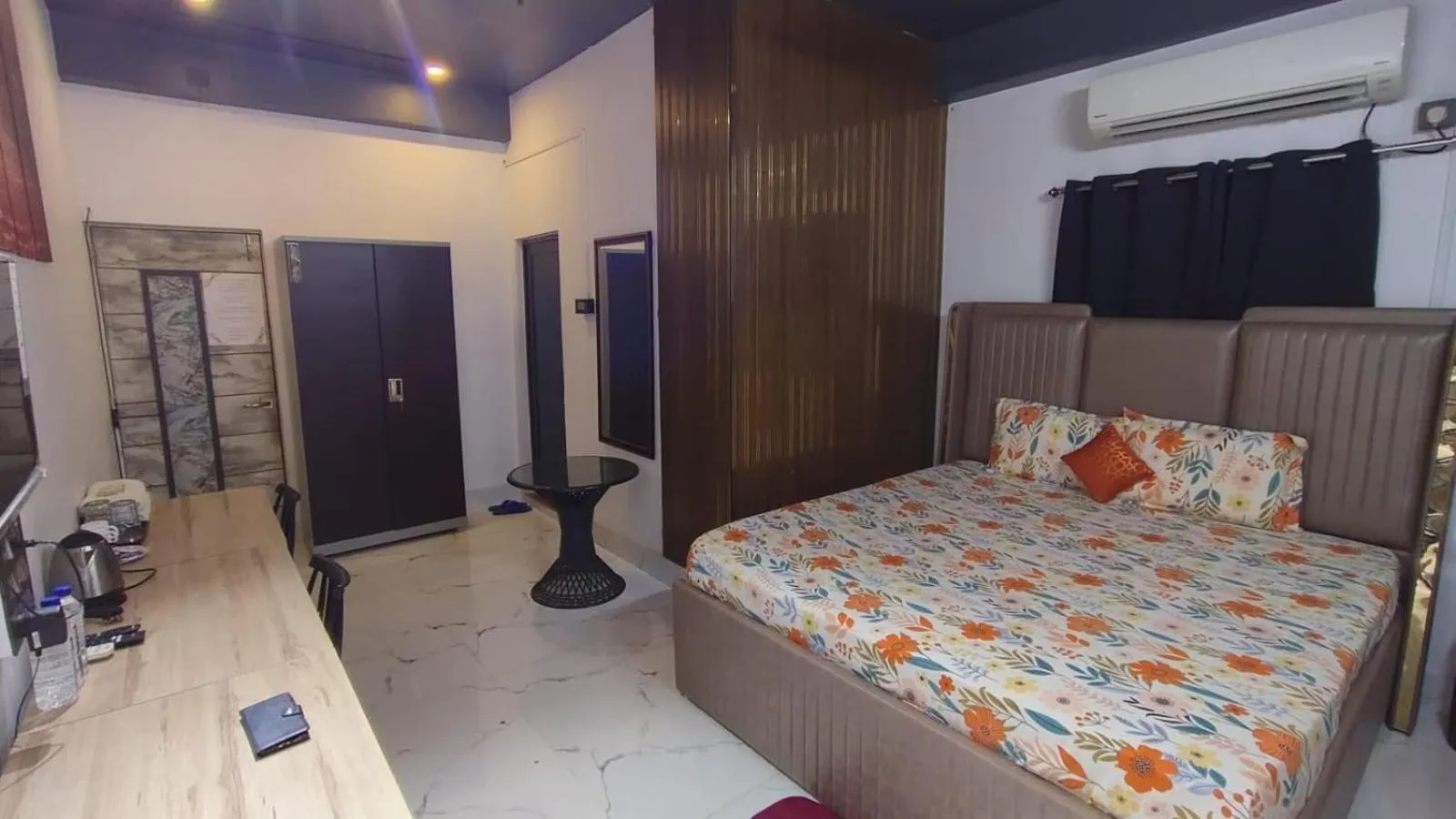 Double Room with Balcony in THE PALM SUITES , Incredible North East Tourism , Couples & Family