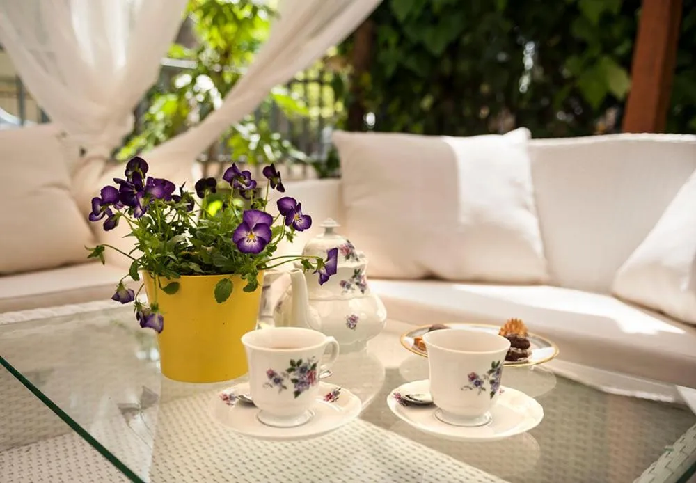 Coffee/tea facilities in Hotel Ada