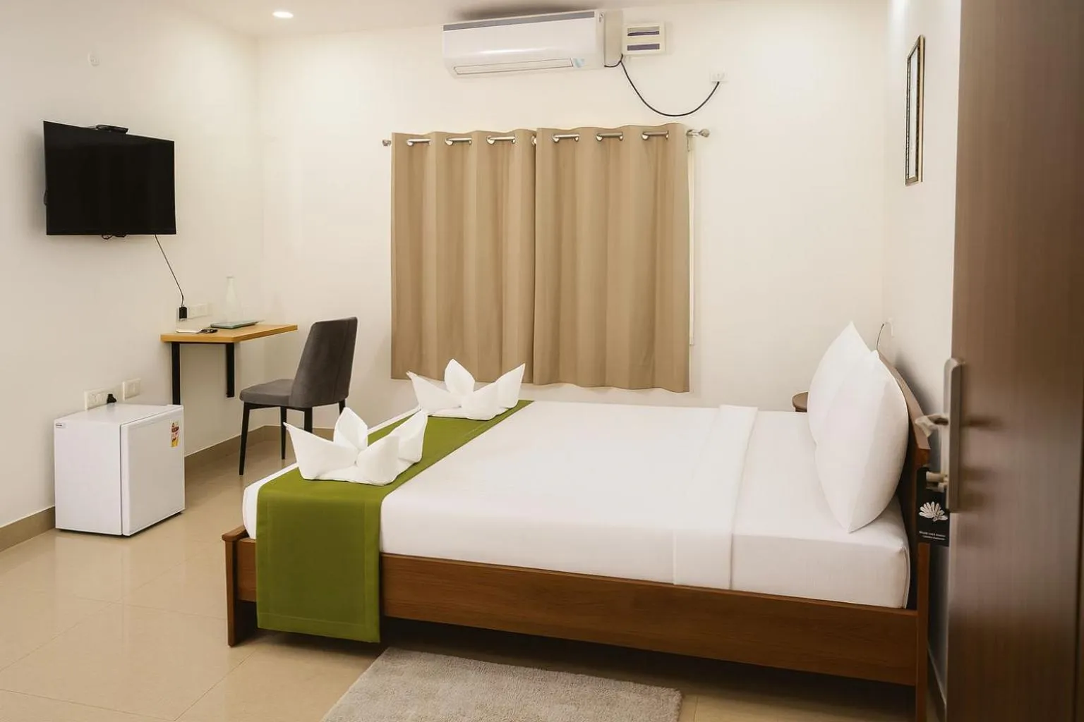 Bedroom, Bed in White Fern Stays Serviced Apartments - Gachibowli