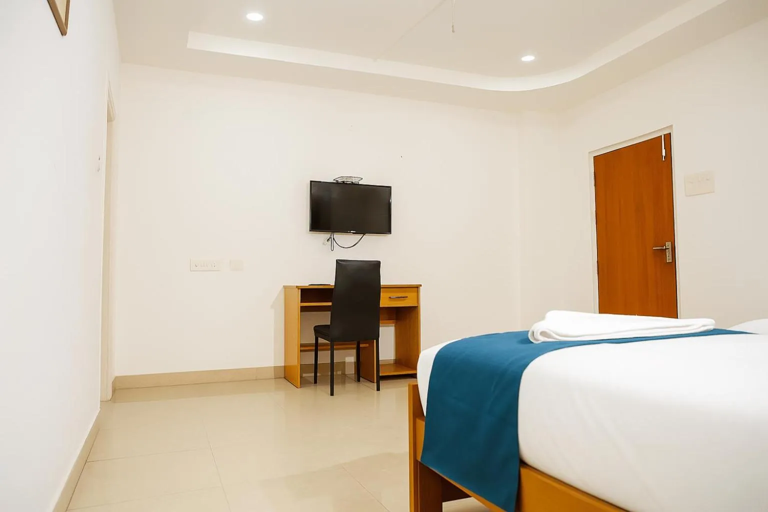 Bedroom, Bed in White Fern Stays Serviced Apartments - Gachibowli