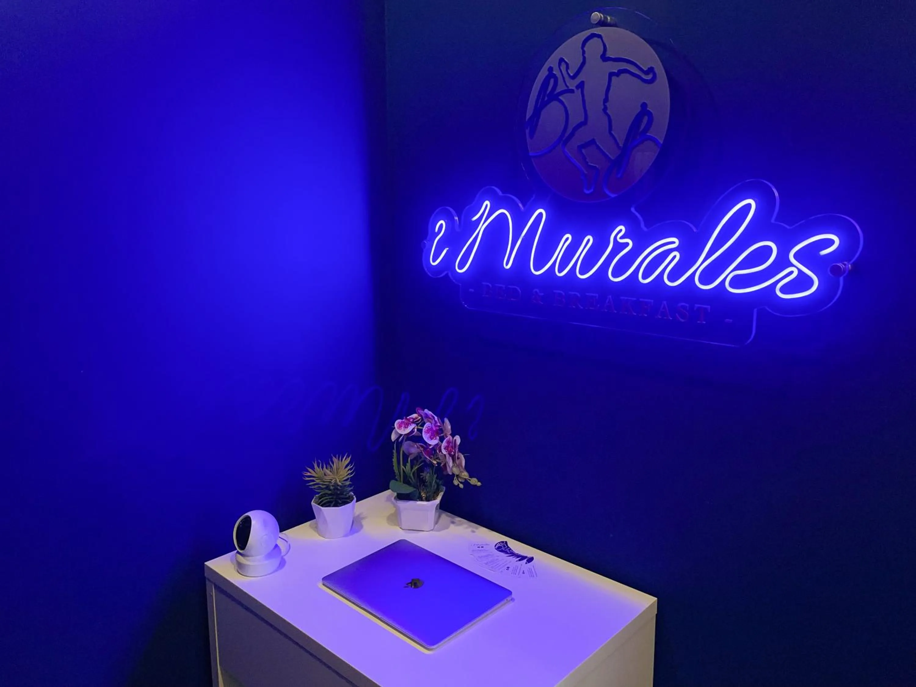 Facade/entrance in B&B i Murales