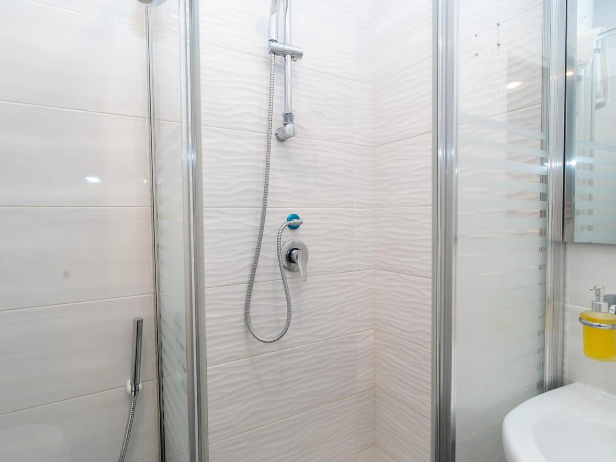 Shower in B&B i Murales