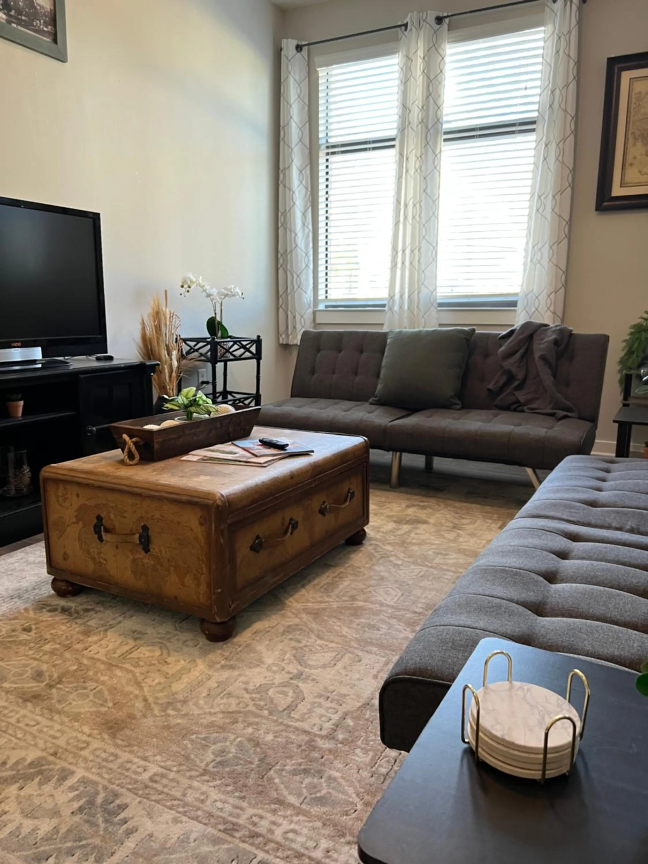 Uptown Townhouse Studio Apartment -WiFi-10 min walk to Spectrum Center