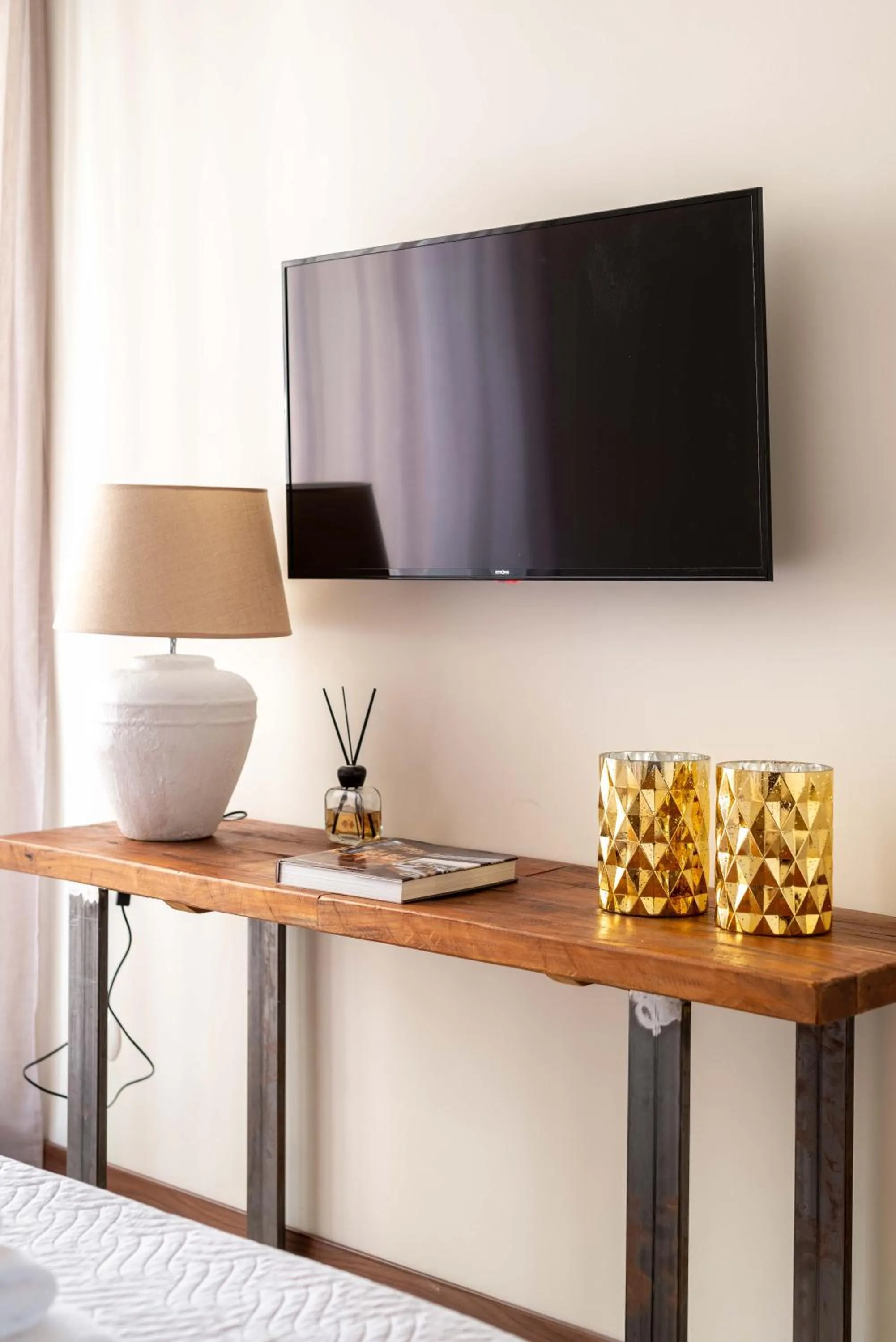 TV and multimedia in SuityRHome Campo de' Fiori