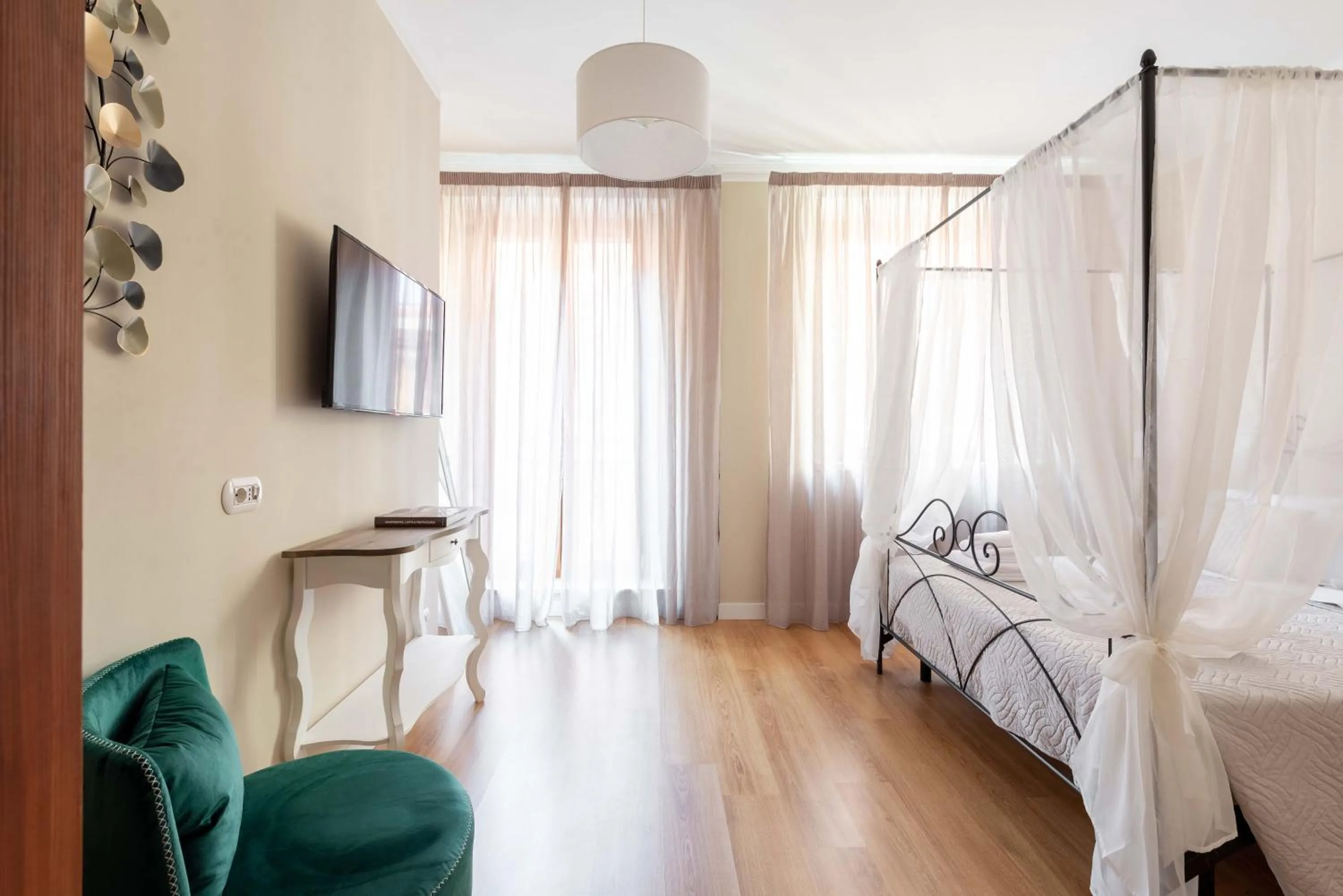 TV and multimedia, Bed in SuityRHome Campo de' Fiori