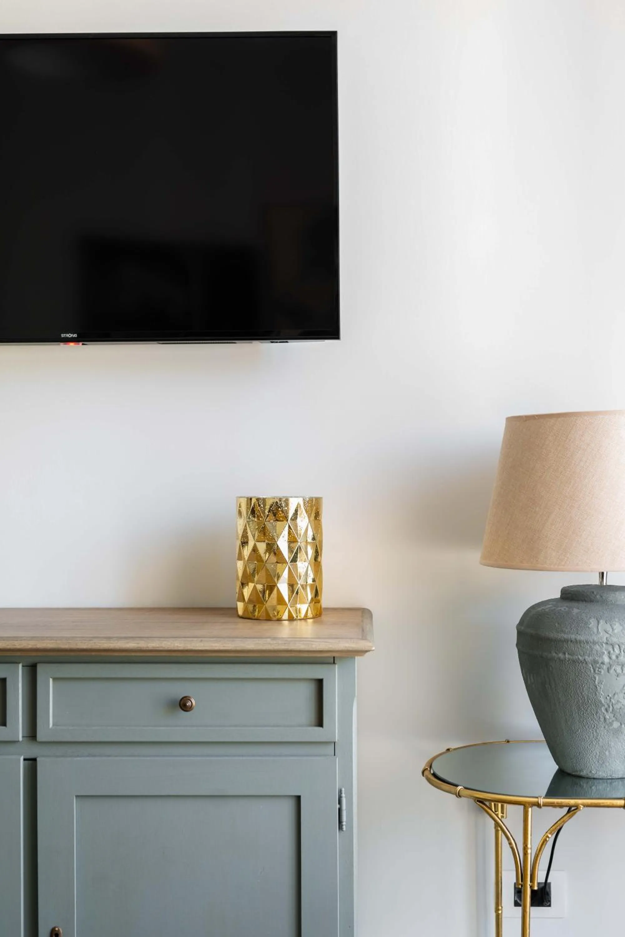 TV and multimedia in SuityRHome Campo de' Fiori