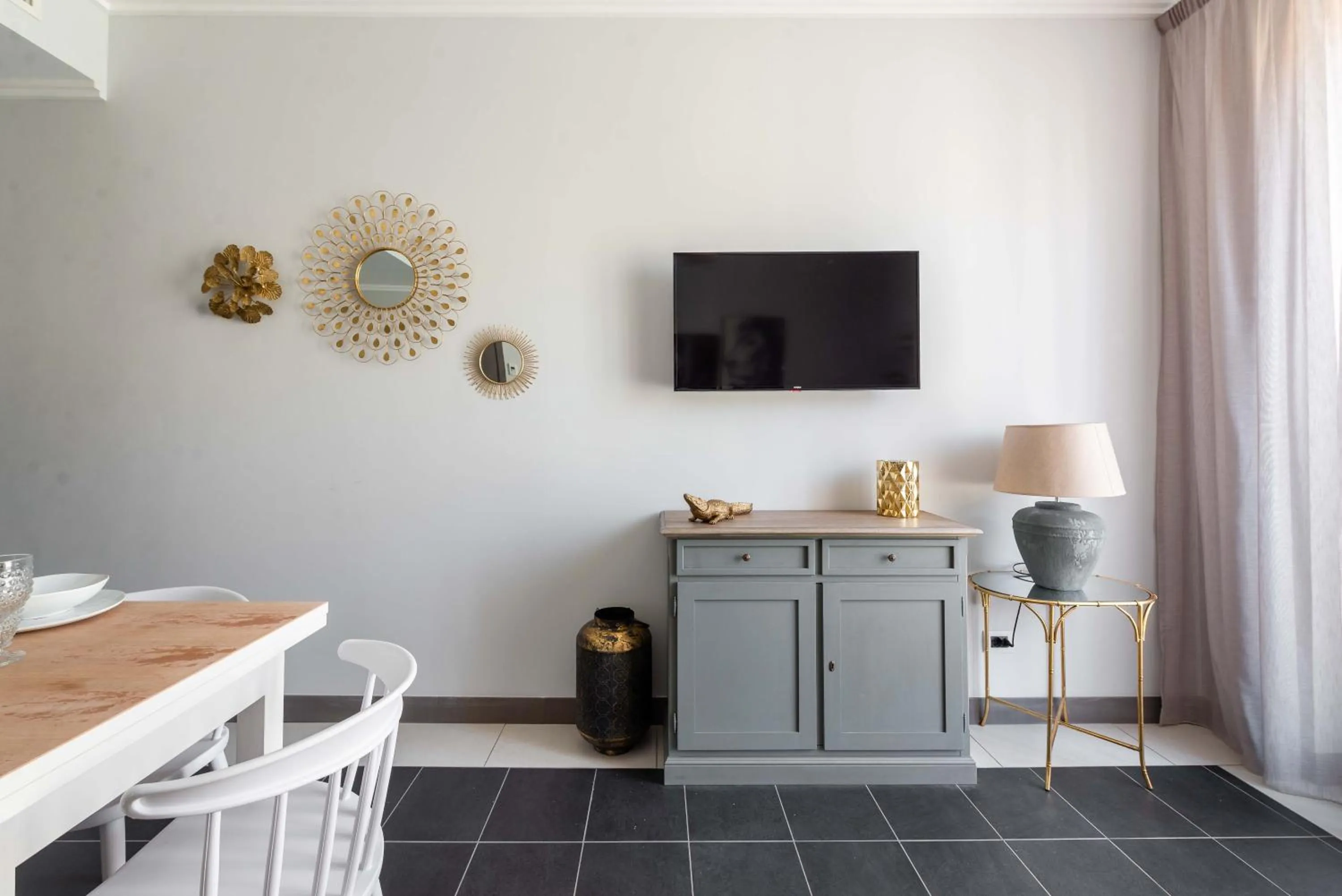 TV and multimedia in SuityRHome Campo de' Fiori