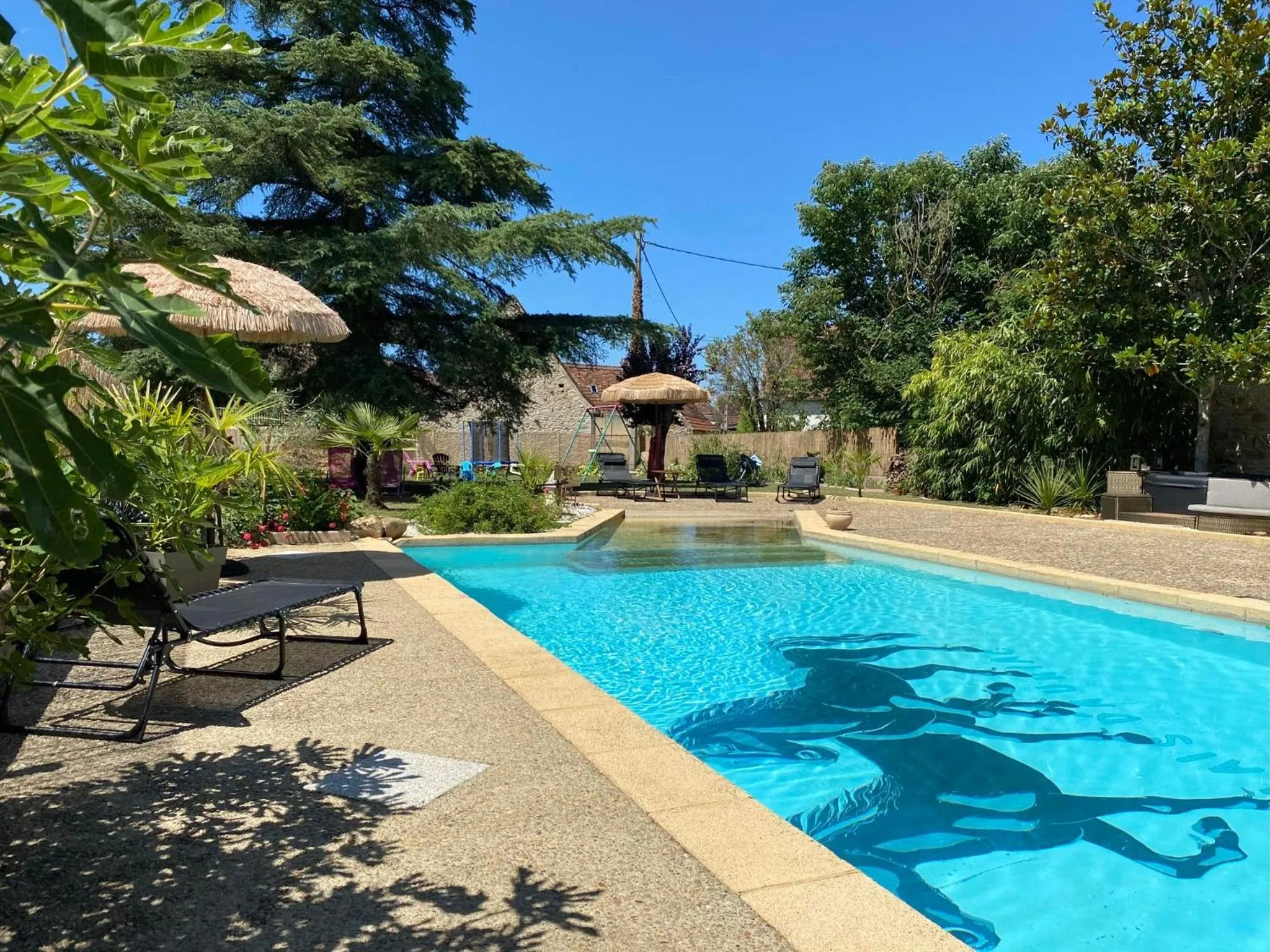 Auberge du Relais d'Auniac - Hôtel Bar Restaurant Piscine