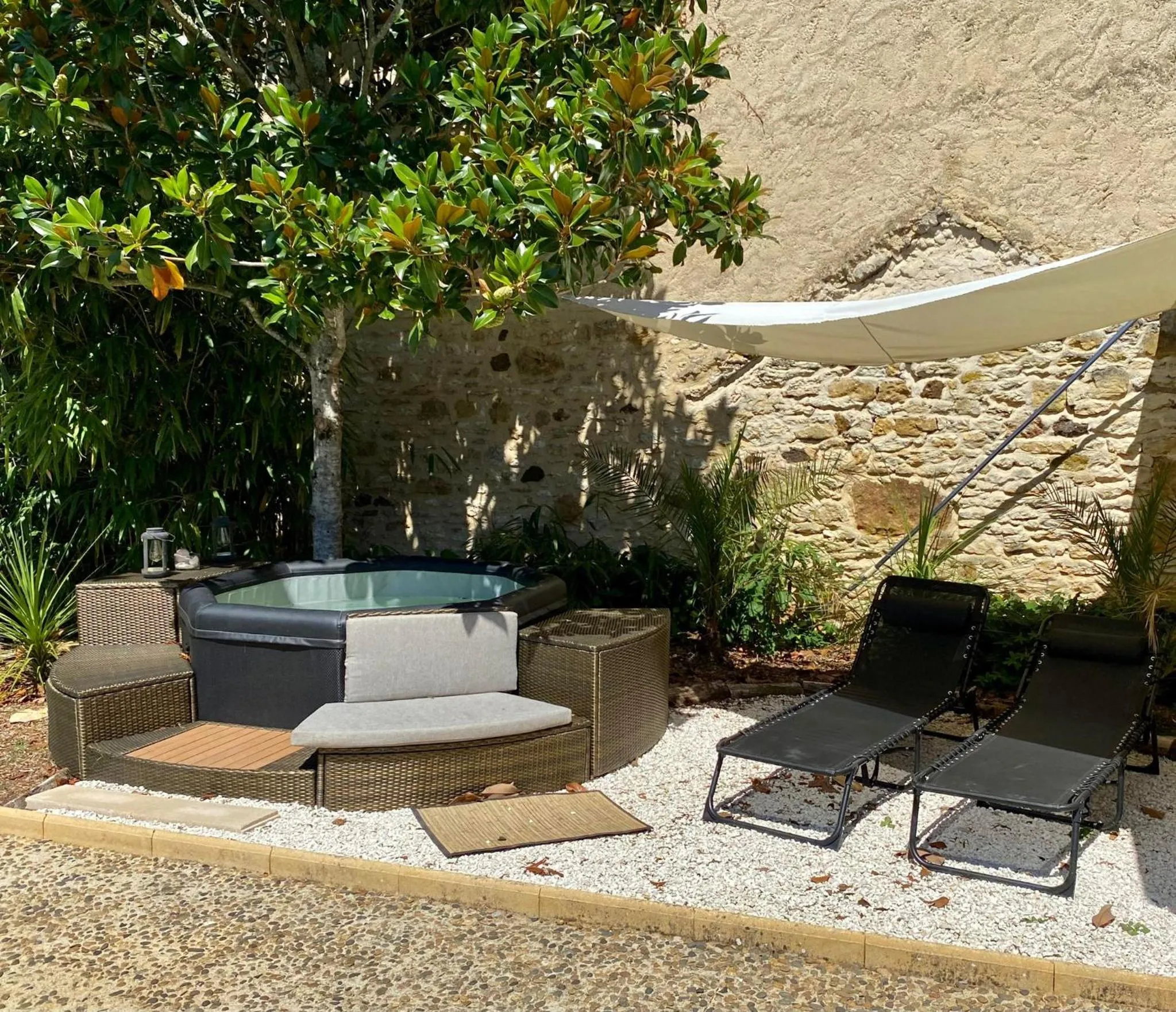 Auberge du Relais d'Auniac - Hôtel Bar Restaurant Piscine