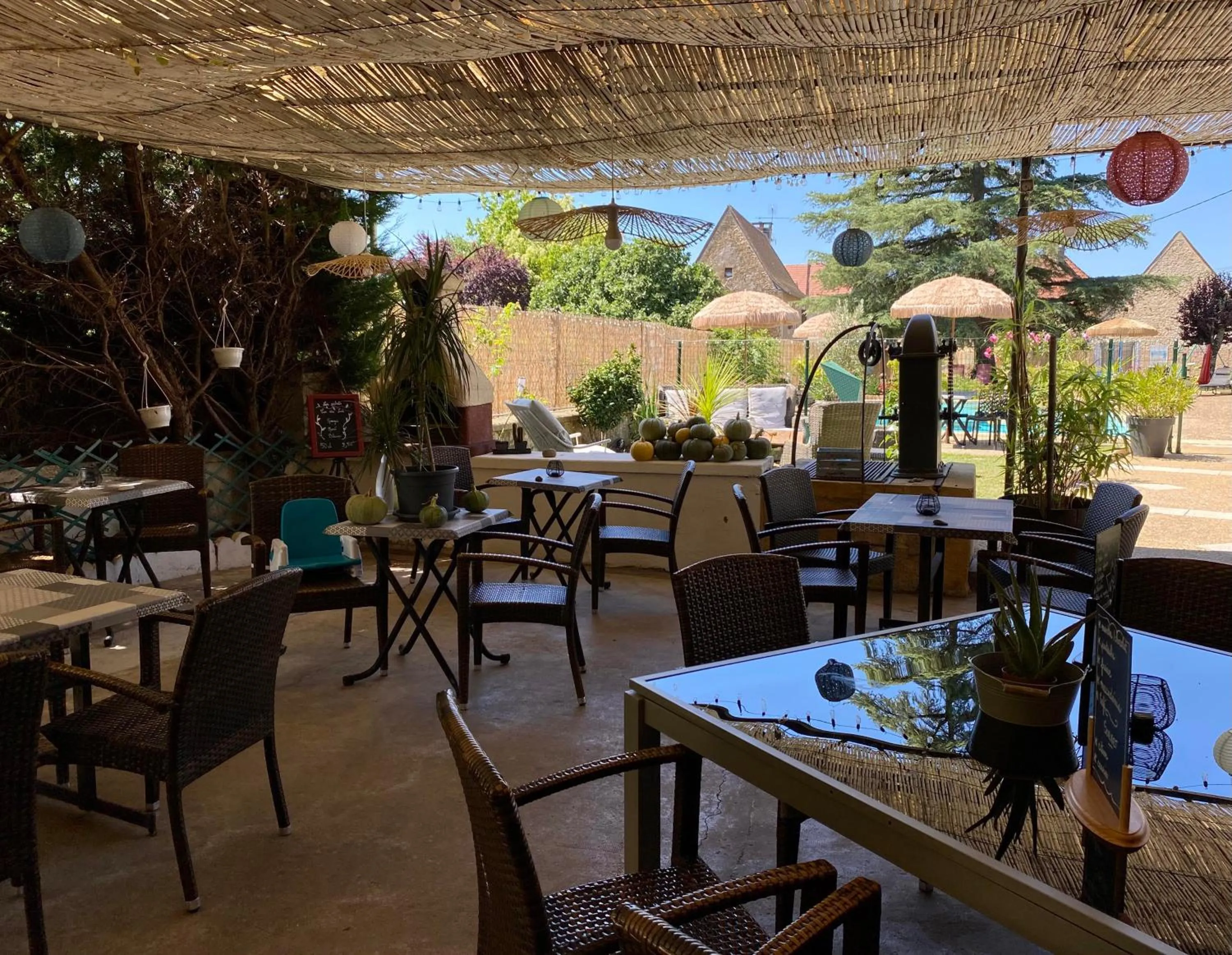 Auberge du Relais d'Auniac - Hôtel Bar Restaurant Piscine