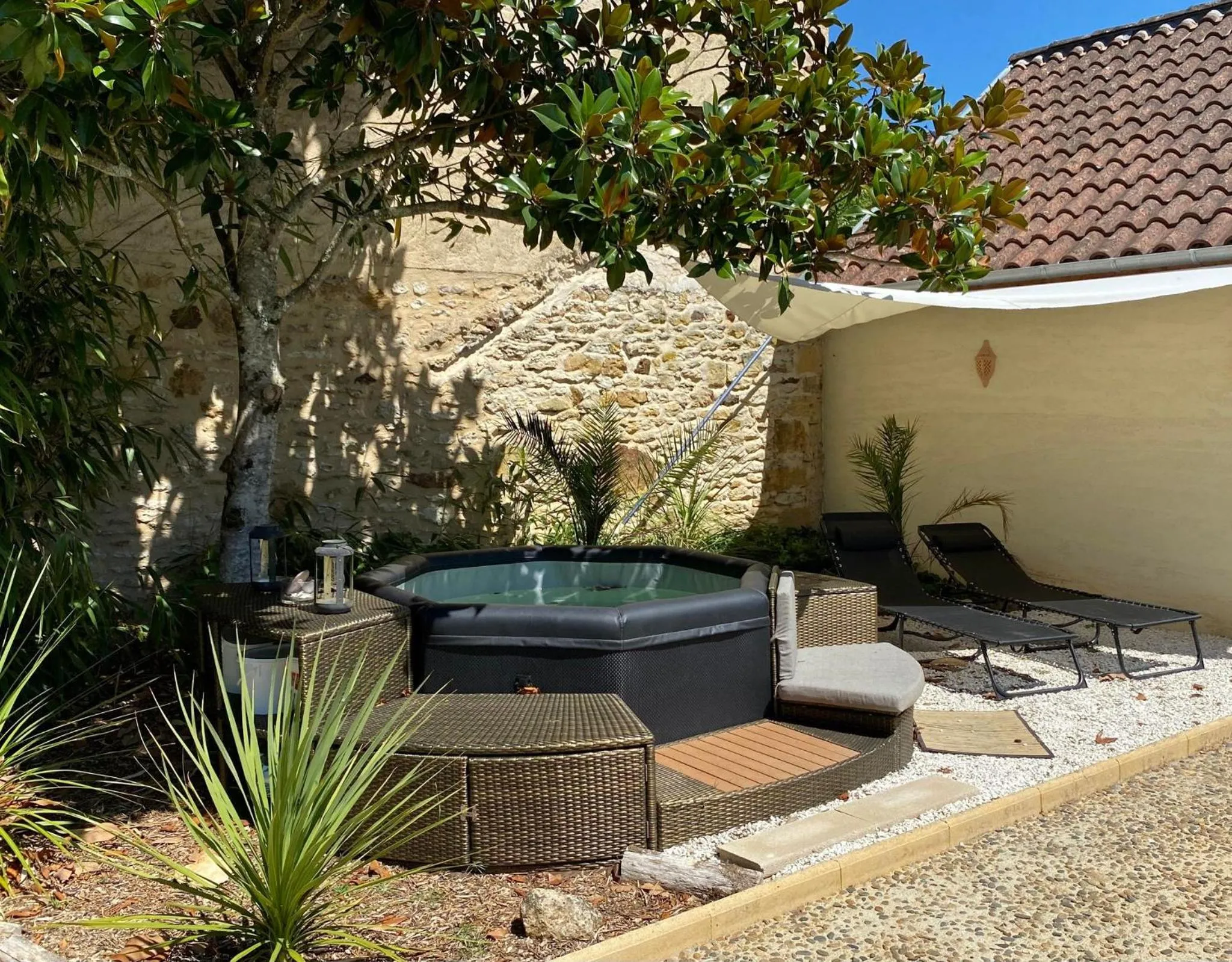 Auberge du Relais d'Auniac - Hôtel Bar Restaurant Piscine