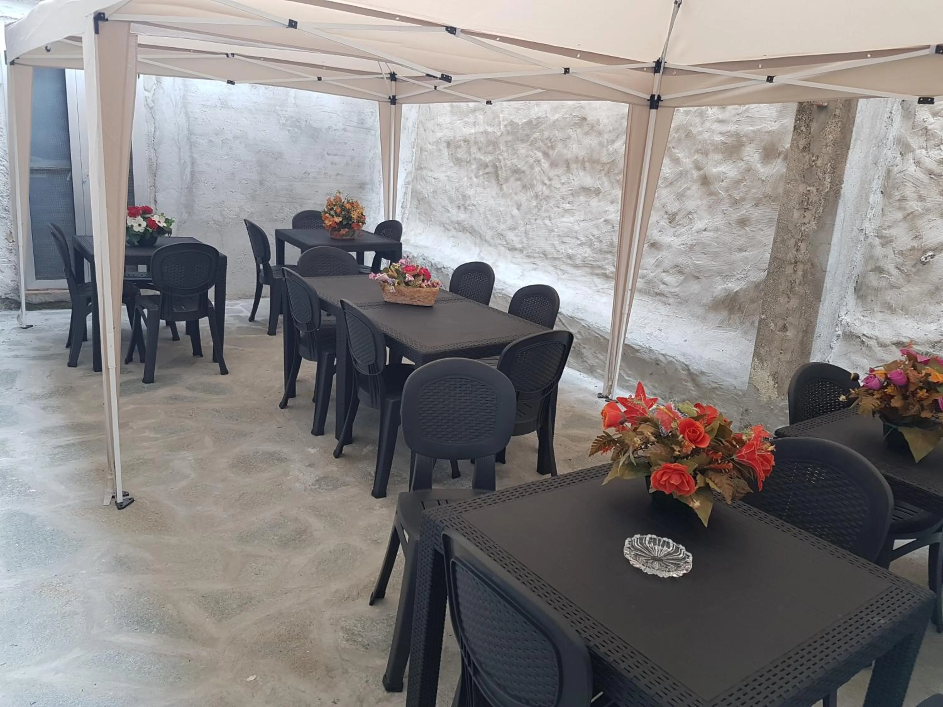 Patio in Hotel Le Tre Stazioni