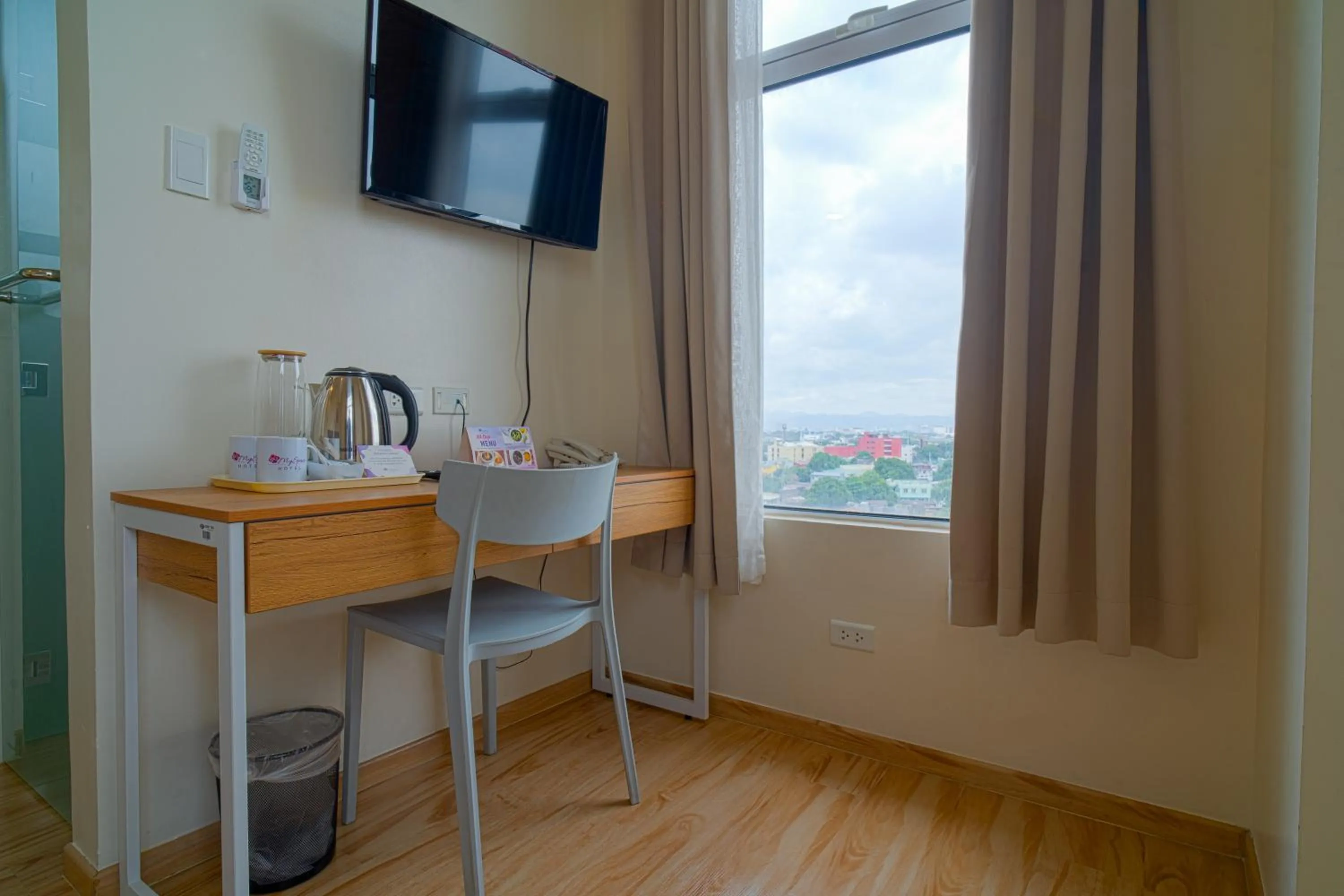 TV and multimedia in MySpace Hotel Comembo Taguig