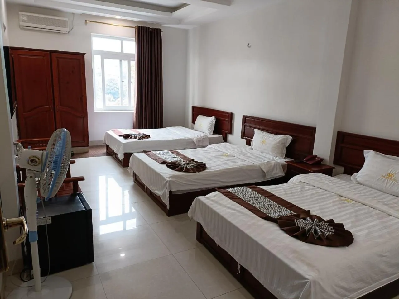 Bed in SONG HONG VIEW HOTEL