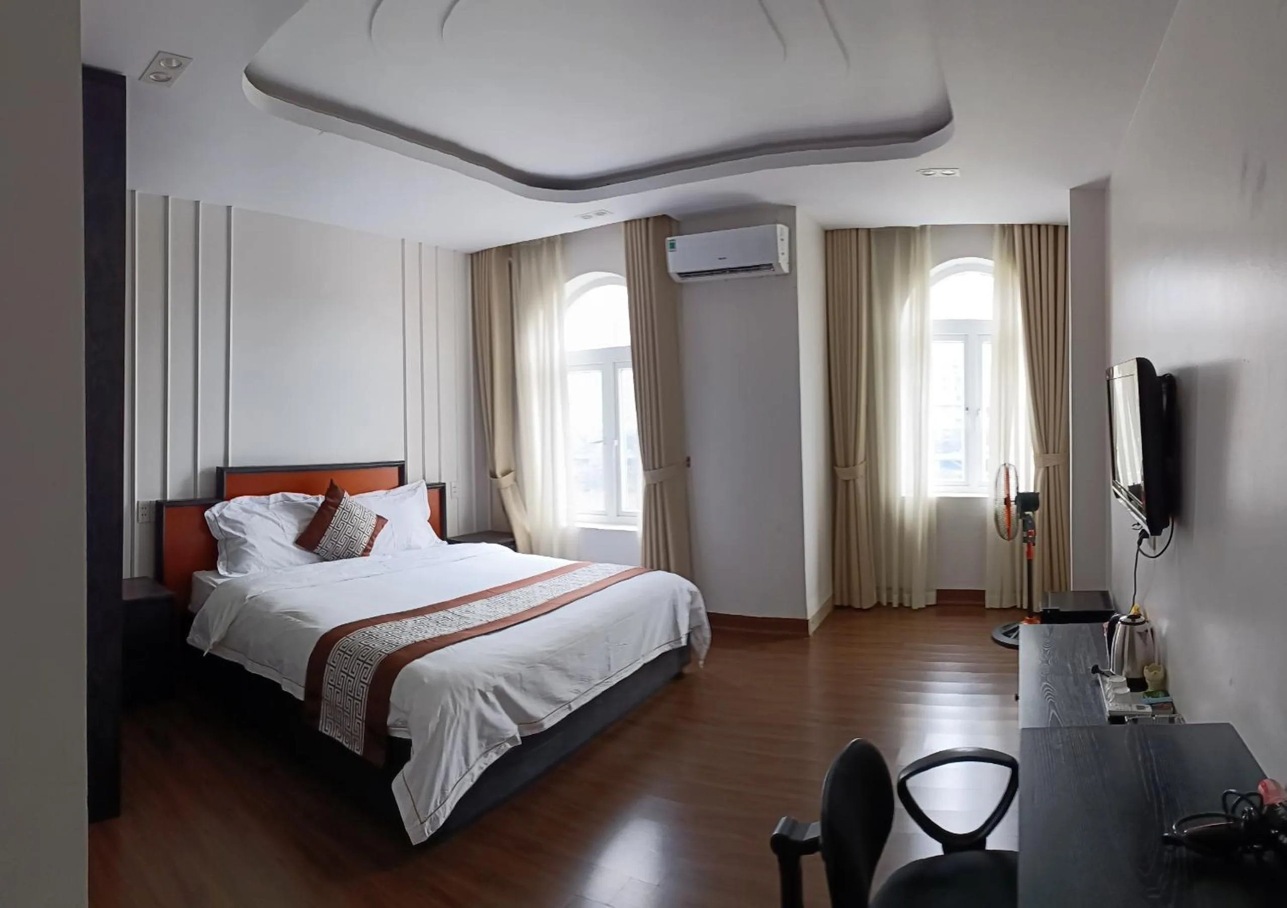 View (from property/room), Bed in SONG HONG VIEW HOTEL