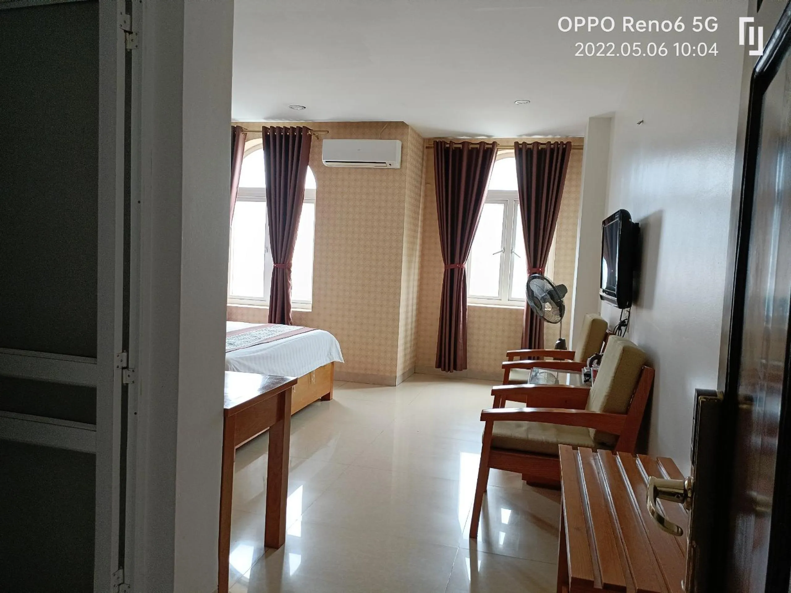 Communal lounge/ TV room, Bed in SONG HONG VIEW HOTEL