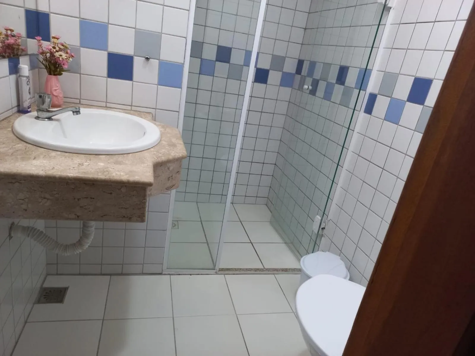 Bathroom in Portela´s Guest House