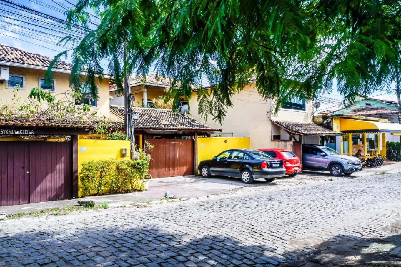 Facade/entrance in Portela´s Guest House