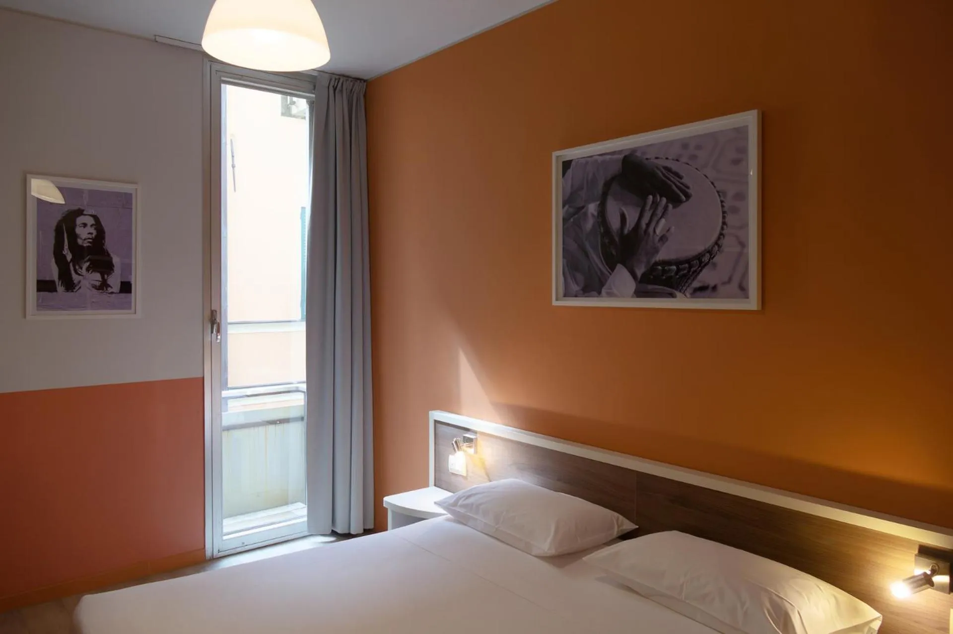 Decorative detail, Bed in Hotel Nologo