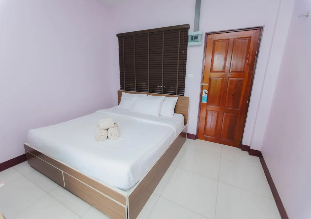 Photo of the whole room, Bed in Bloom Guesthouse