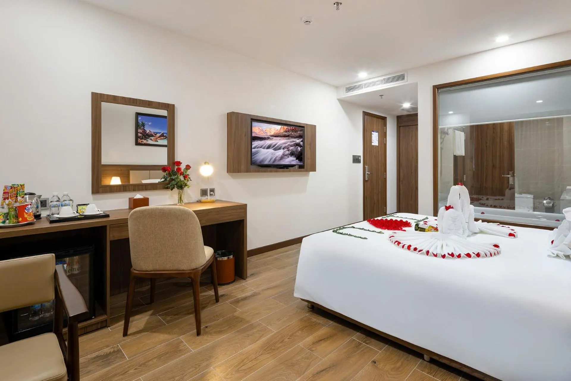 Bedroom, Bed in Miracle Luxury Nha Trang