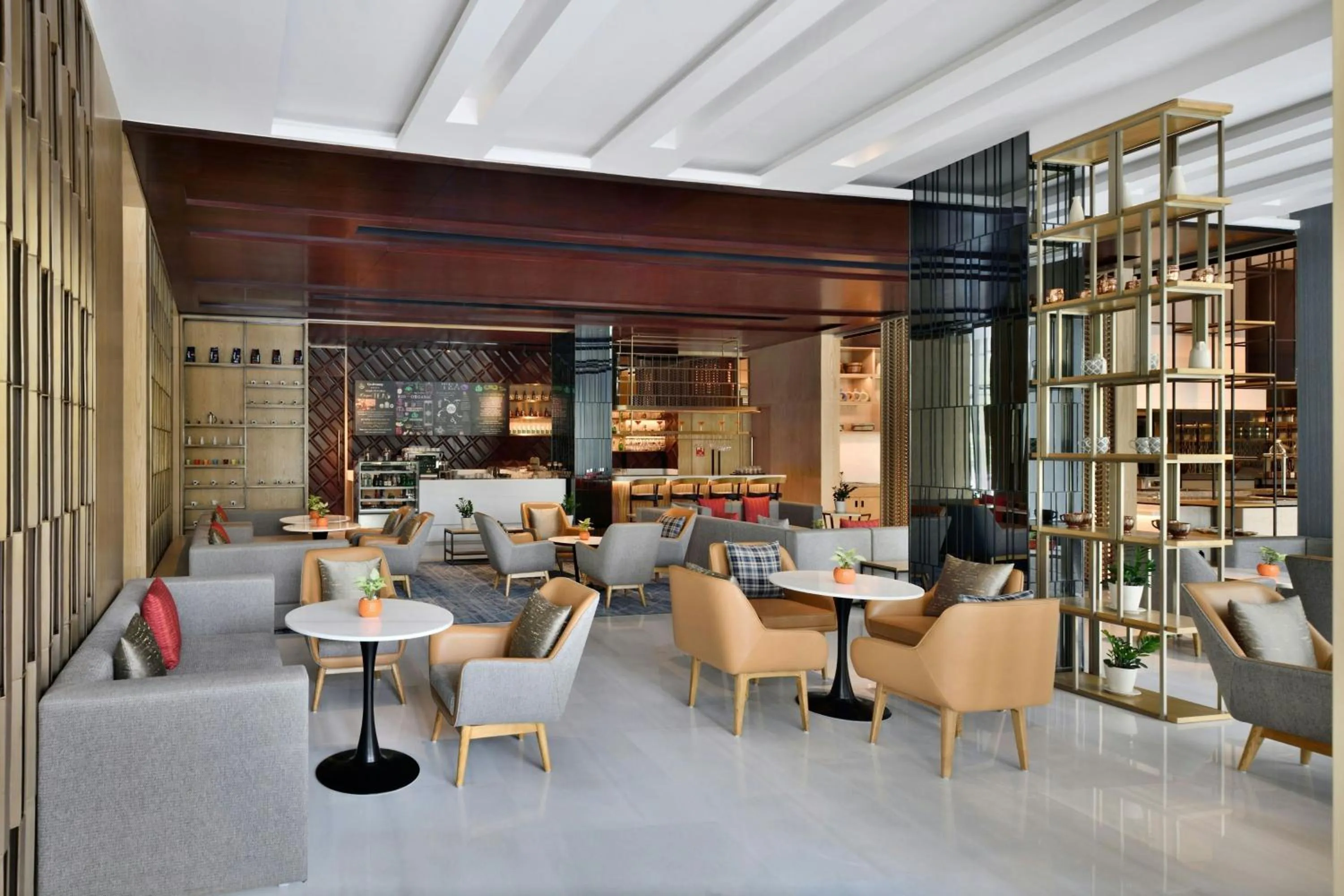 Restaurant/places to eat in Courtyard by Marriott Aravali Resort