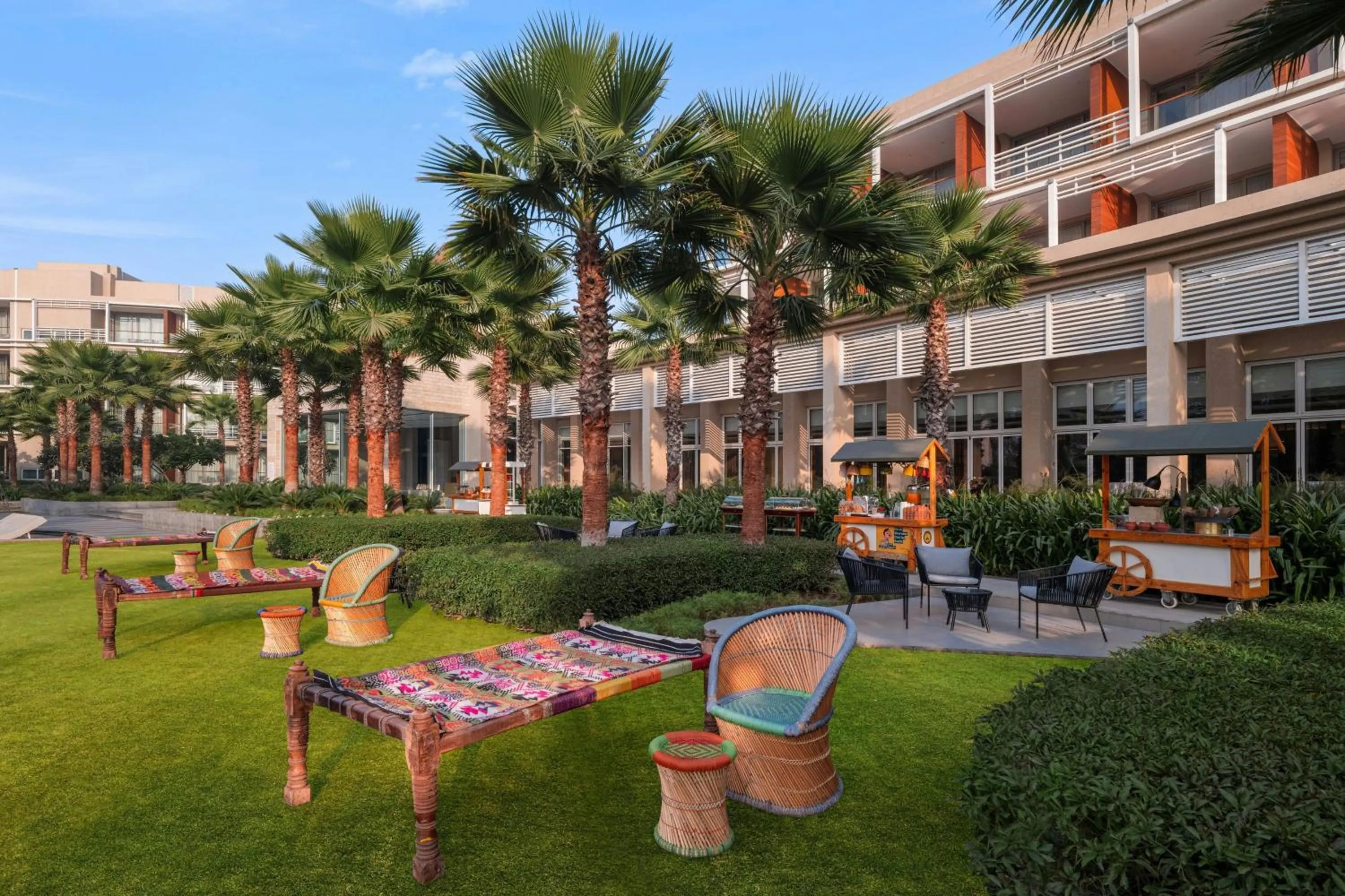 Restaurant/places to eat in Courtyard by Marriott Aravali Resort