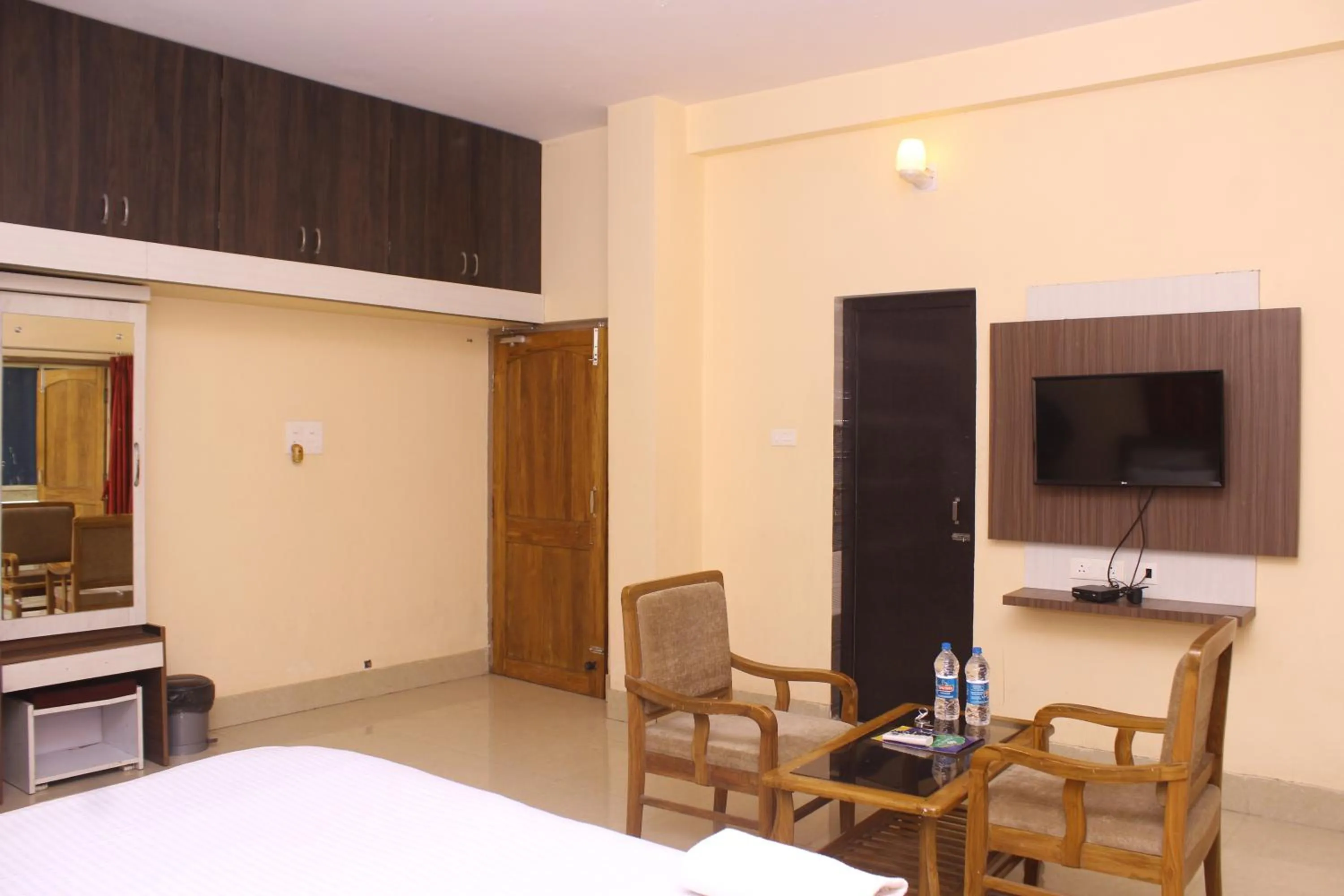 TV and multimedia, Bed in CHETAN INN HOTEL