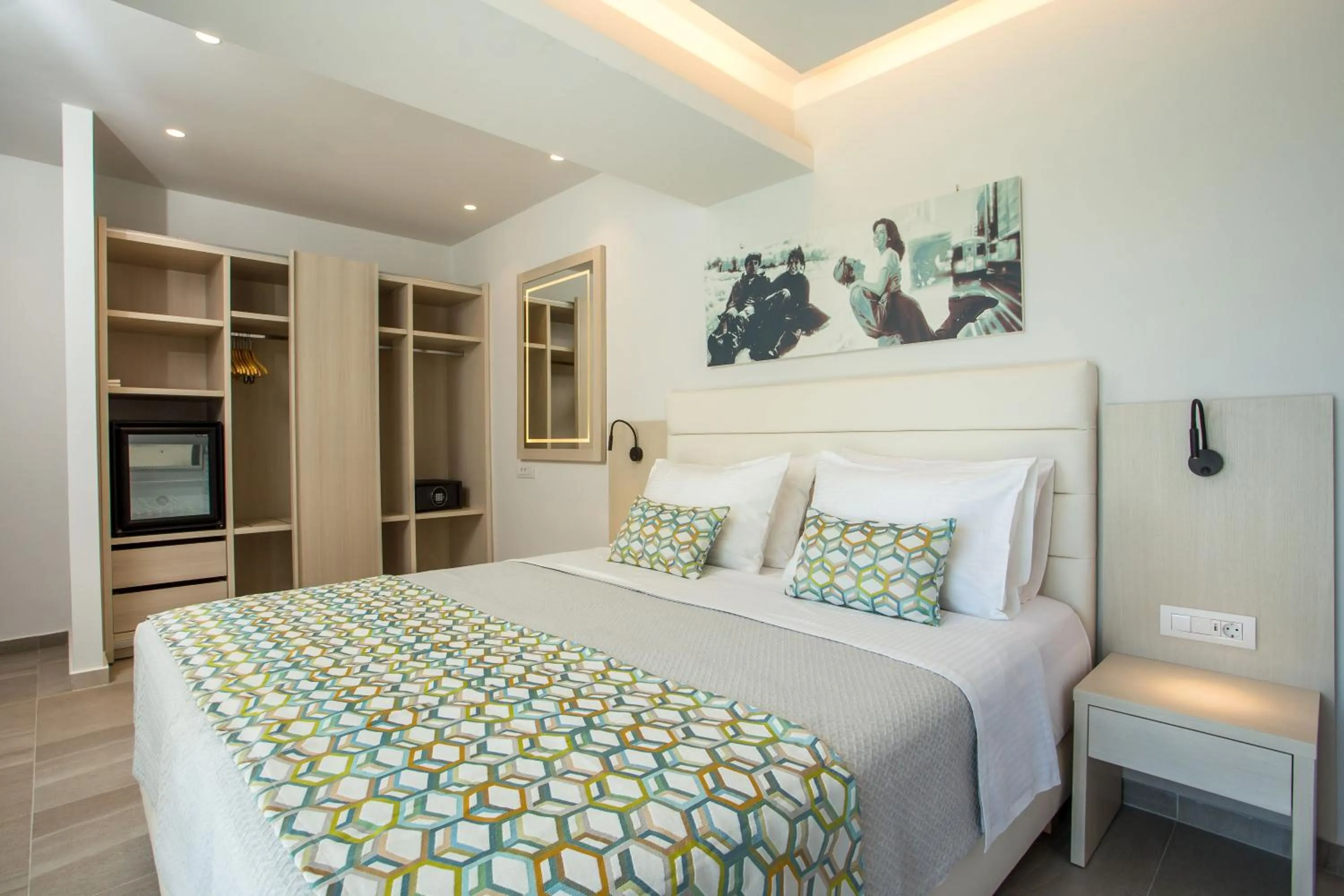 TV and multimedia in Hollywood Inn Faliraki - Adults Only