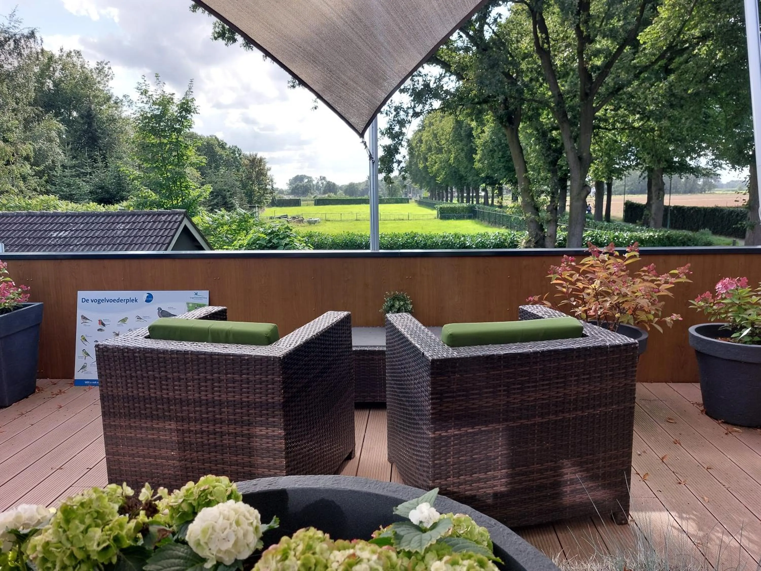 Balcony/Terrace in B&B Vierlingsbeek, Appartement en tuin-chalets
