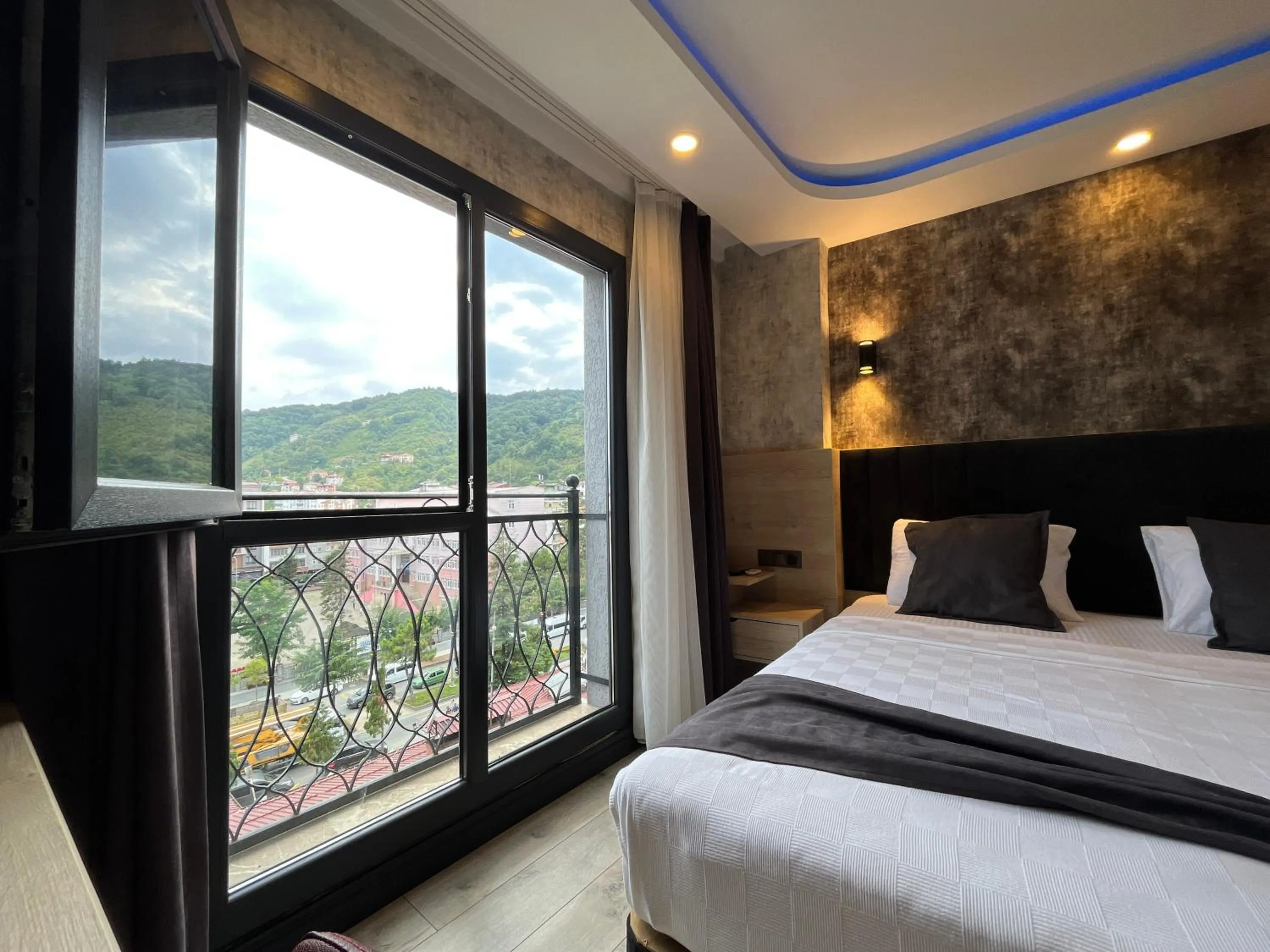 Mountain view in Avni Bey Otel