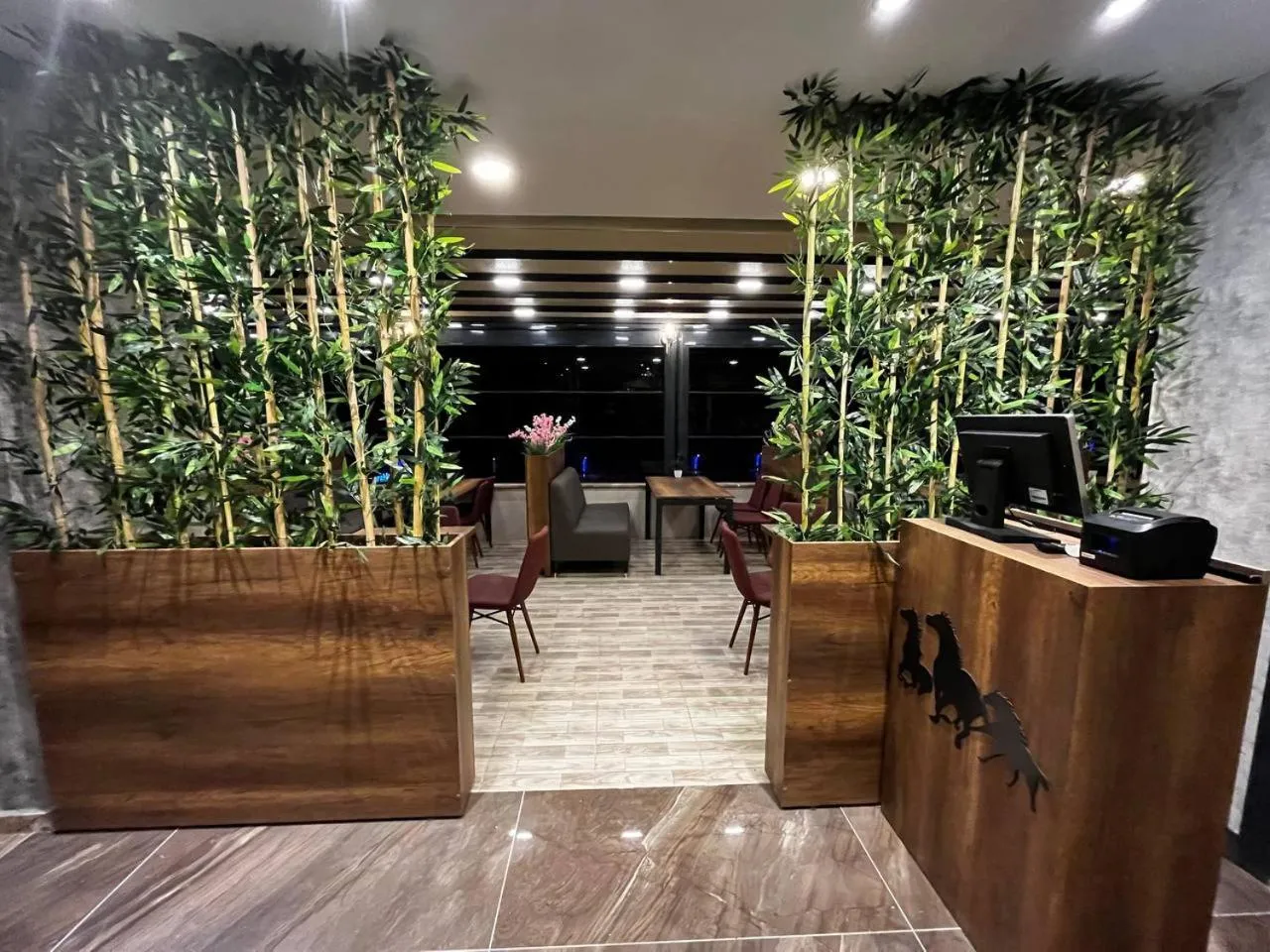 Restaurant/places to eat in Avni Bey Otel