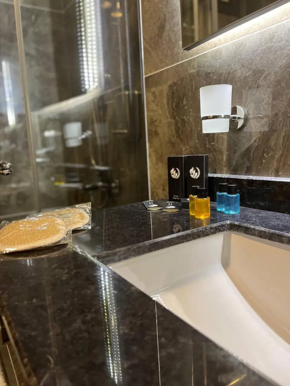 Bathroom in Avni Bey Otel