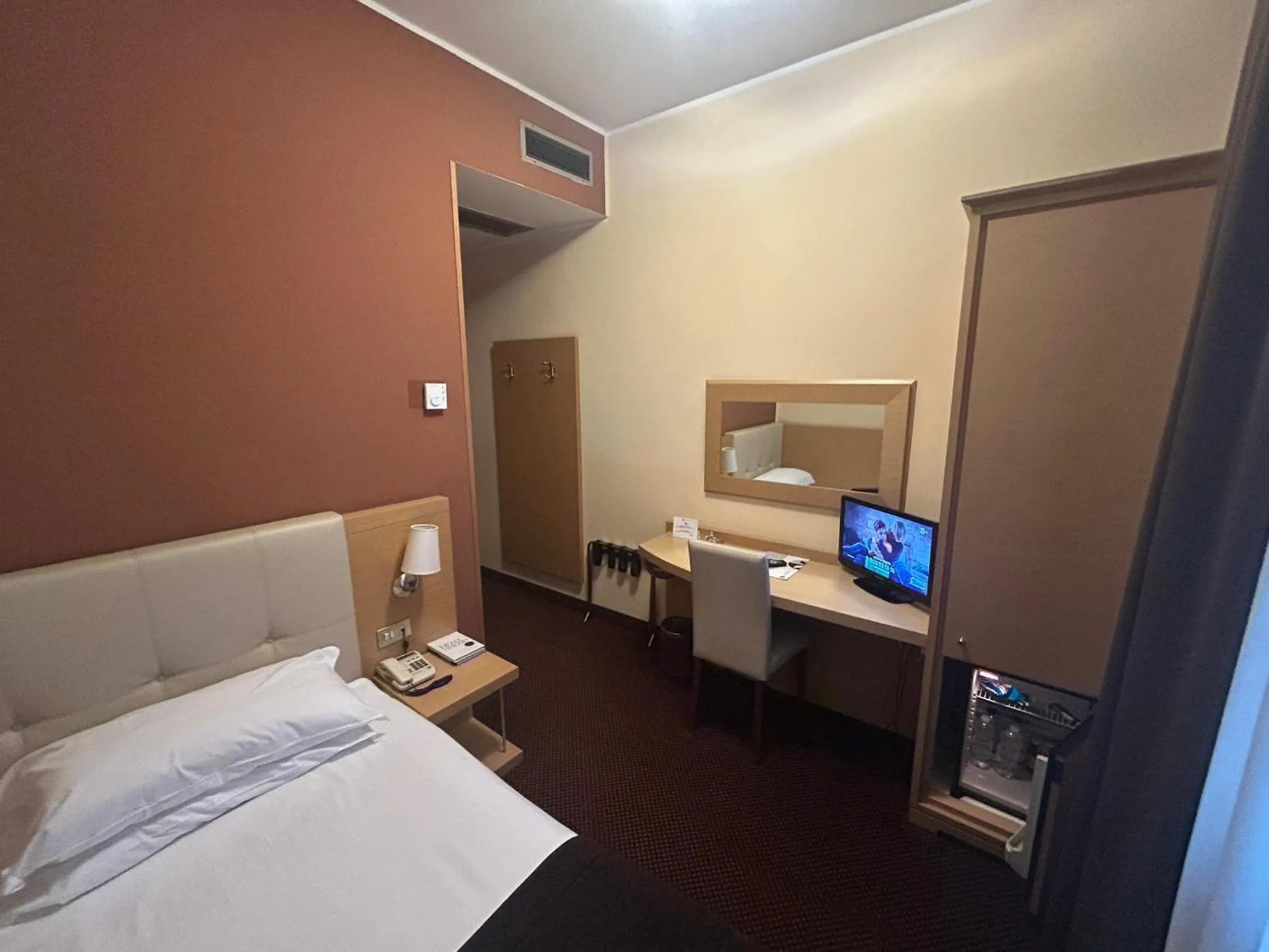 Photo of the whole room, Bed in Hotel Vittoria