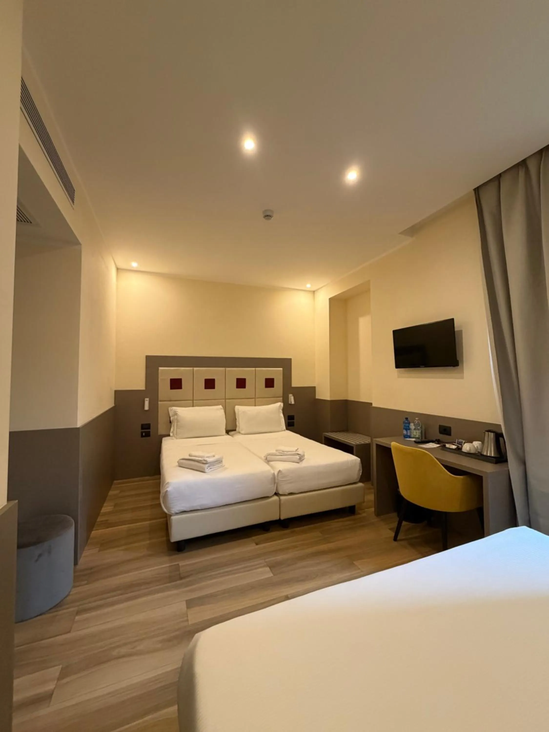 Bed in JR Hotels Bocconi Milano